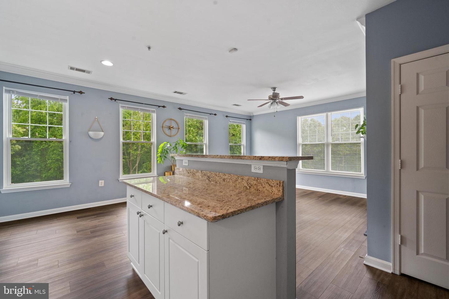 11365 ARISTOTLE DR #9-215, FAIRFAX, Virginia 22030, 2 Bedrooms Bedrooms, ,2 BathroomsBathrooms,Residential,For sale,11365 ARISTOTLE DR #9-215,VAFX2240954 MLS # VAFX2240954