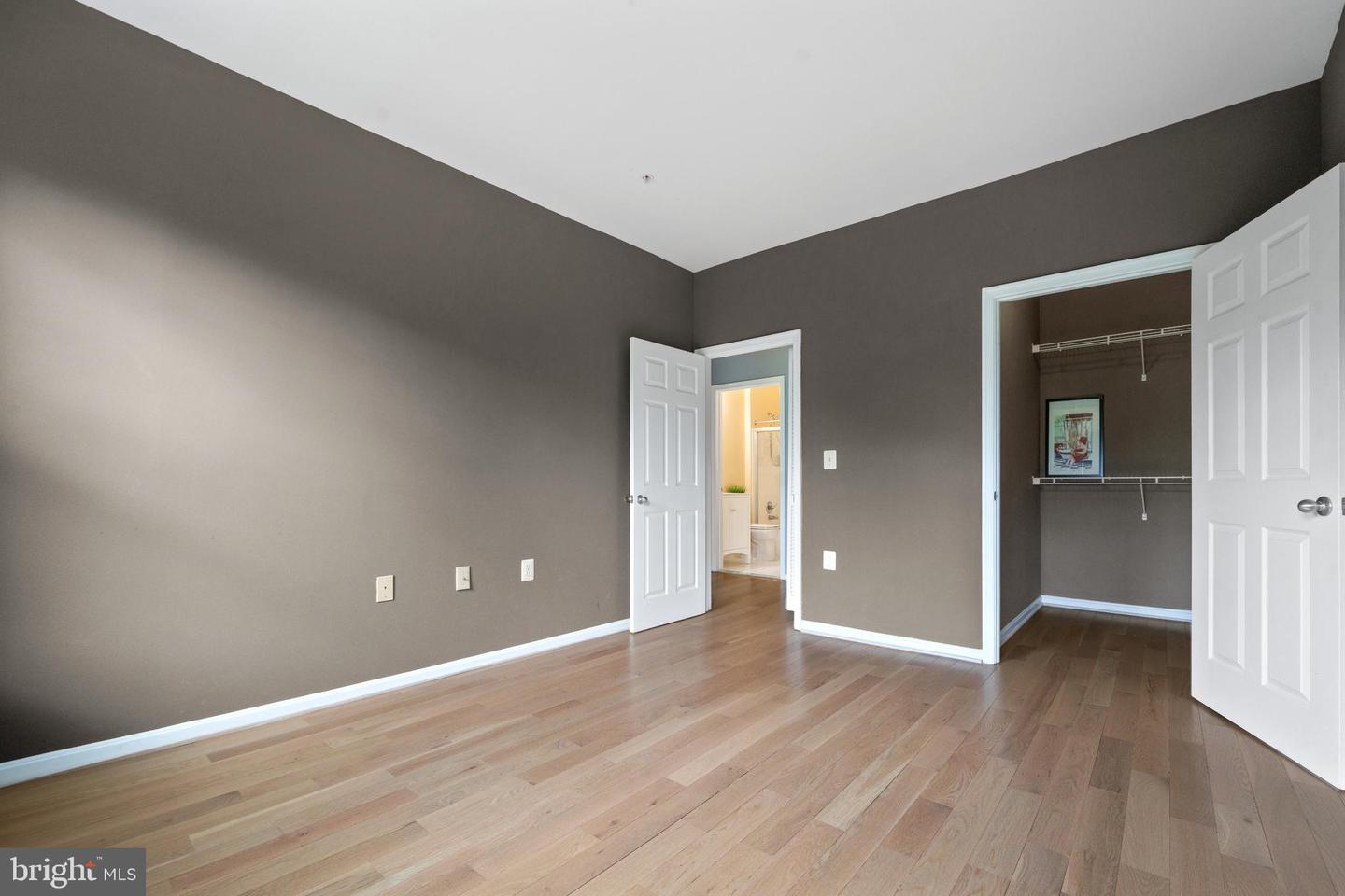 11365 ARISTOTLE DR #9-215, FAIRFAX, Virginia 22030, 2 Bedrooms Bedrooms, ,2 BathroomsBathrooms,Residential,For sale,11365 ARISTOTLE DR #9-215,VAFX2240954 MLS # VAFX2240954