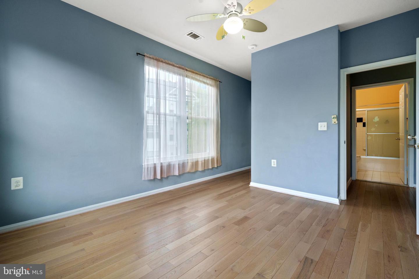 11365 ARISTOTLE DR #9-215, FAIRFAX, Virginia 22030, 2 Bedrooms Bedrooms, ,2 BathroomsBathrooms,Residential,For sale,11365 ARISTOTLE DR #9-215,VAFX2240954 MLS # VAFX2240954