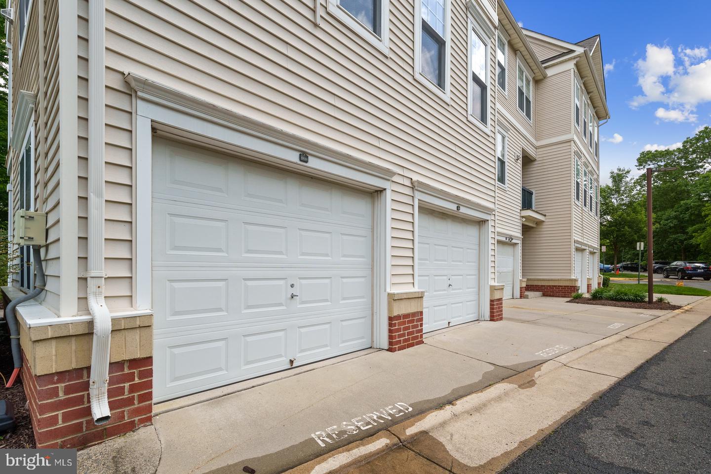 11365 ARISTOTLE DR #9-215, FAIRFAX, Virginia 22030, 2 Bedrooms Bedrooms, ,2 BathroomsBathrooms,Residential,For sale,11365 ARISTOTLE DR #9-215,VAFX2240954 MLS # VAFX2240954