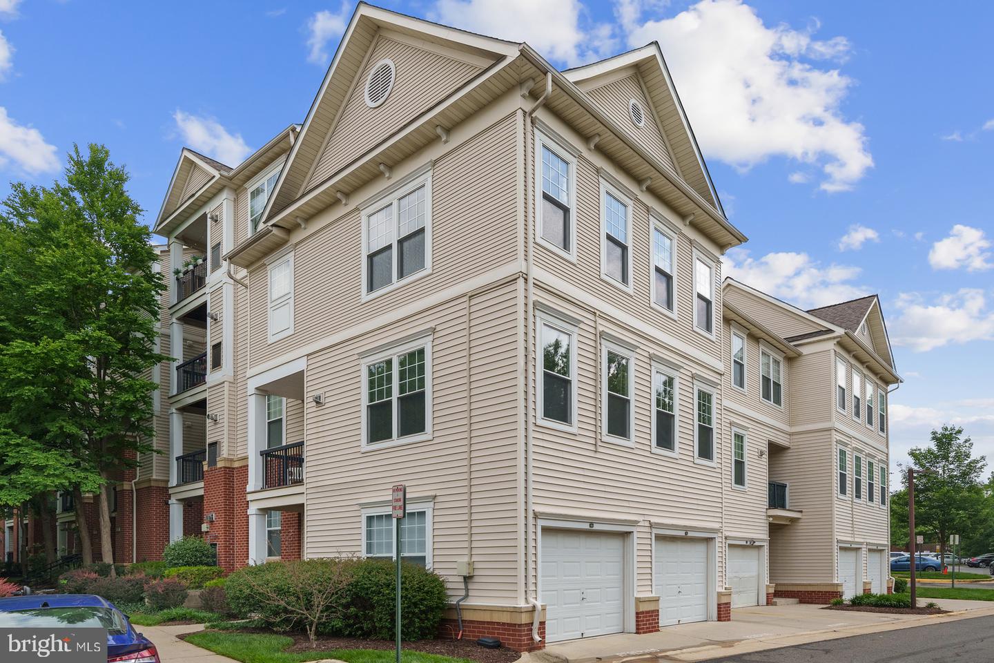 11365 ARISTOTLE DR #9-215, FAIRFAX, Virginia 22030, 2 Bedrooms Bedrooms, ,2 BathroomsBathrooms,Residential,For sale,11365 ARISTOTLE DR #9-215,VAFX2240954 MLS # VAFX2240954