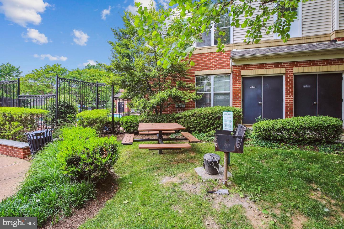11365 ARISTOTLE DR #9-215, FAIRFAX, Virginia 22030, 2 Bedrooms Bedrooms, ,2 BathroomsBathrooms,Residential,For sale,11365 ARISTOTLE DR #9-215,VAFX2240954 MLS # VAFX2240954
