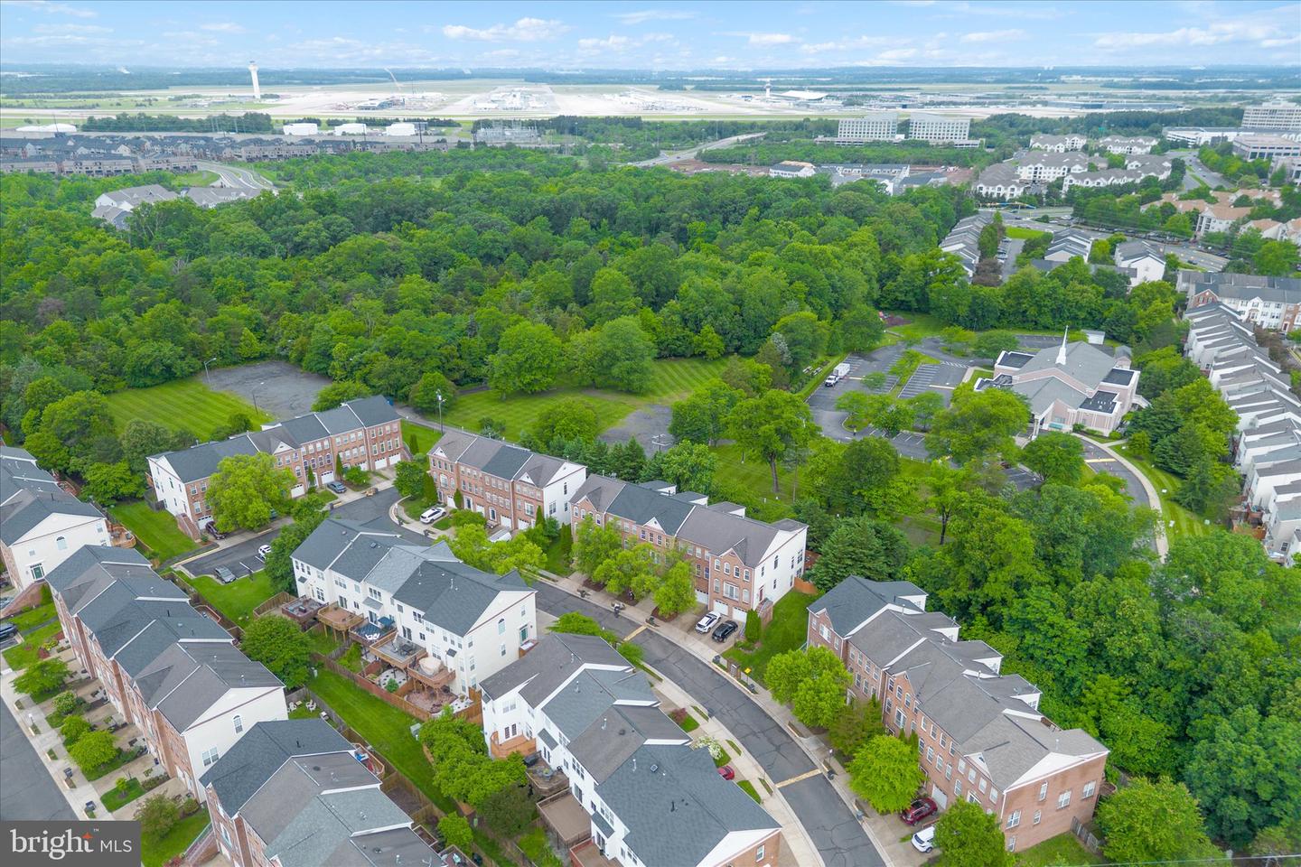 13586 BIG BOULDER RD, HERNDON, Virginia 20171, 3 Bedrooms Bedrooms, ,3 BathroomsBathrooms,Residential,For sale,13586 BIG BOULDER RD,VAFX2240998 MLS # VAFX2240998