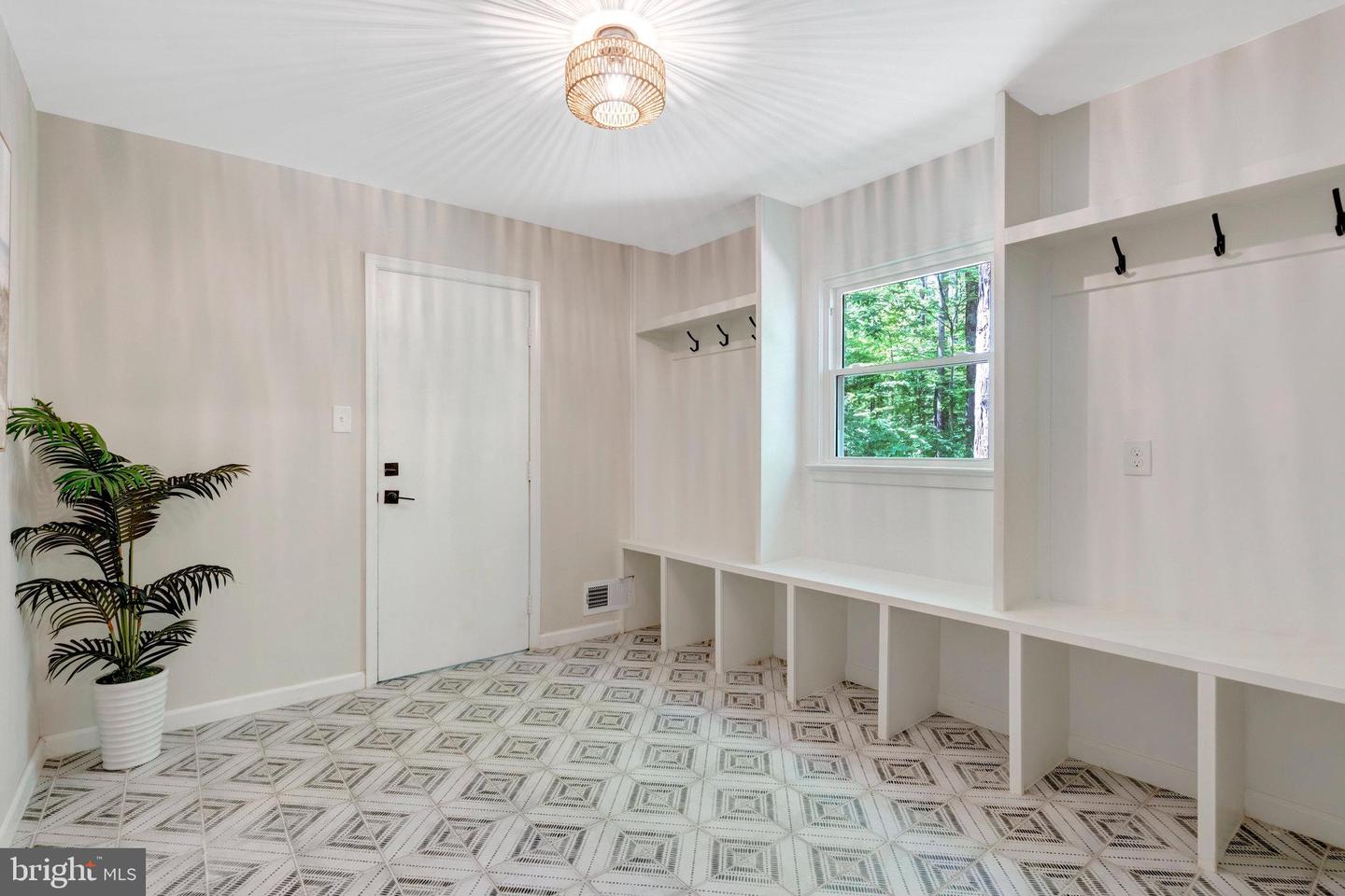 7807 WILLOWBROOK RD, FAIRFAX STATION, Virginia 22039, 4 Bedrooms Bedrooms, ,5 BathroomsBathrooms,Residential,For sale,7807 WILLOWBROOK RD,VAFX2241020 MLS # VAFX2241020