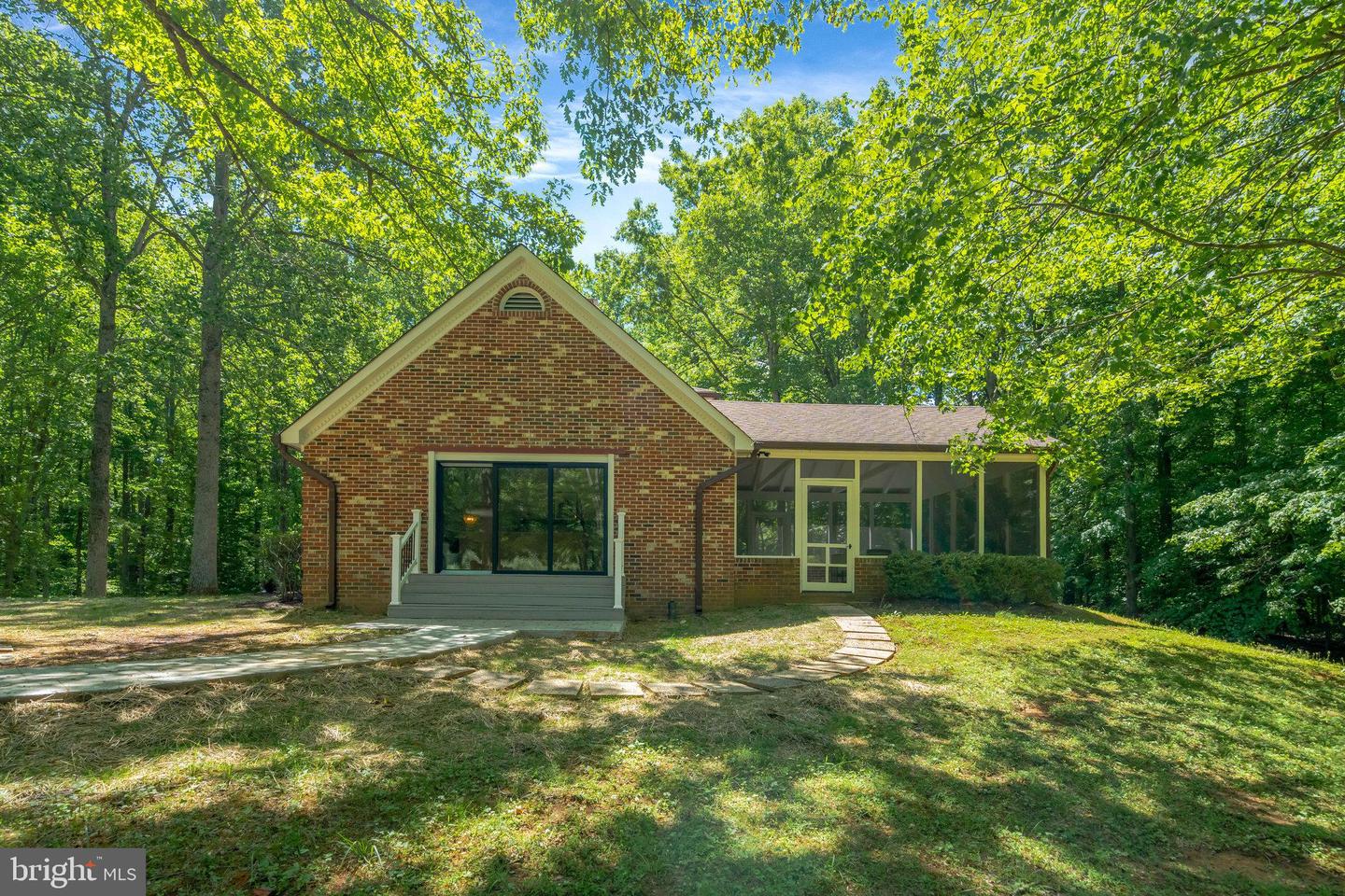 7807 WILLOWBROOK RD, FAIRFAX STATION, Virginia 22039, 4 Bedrooms Bedrooms, ,5 BathroomsBathrooms,Residential,For sale,7807 WILLOWBROOK RD,VAFX2241020 MLS # VAFX2241020