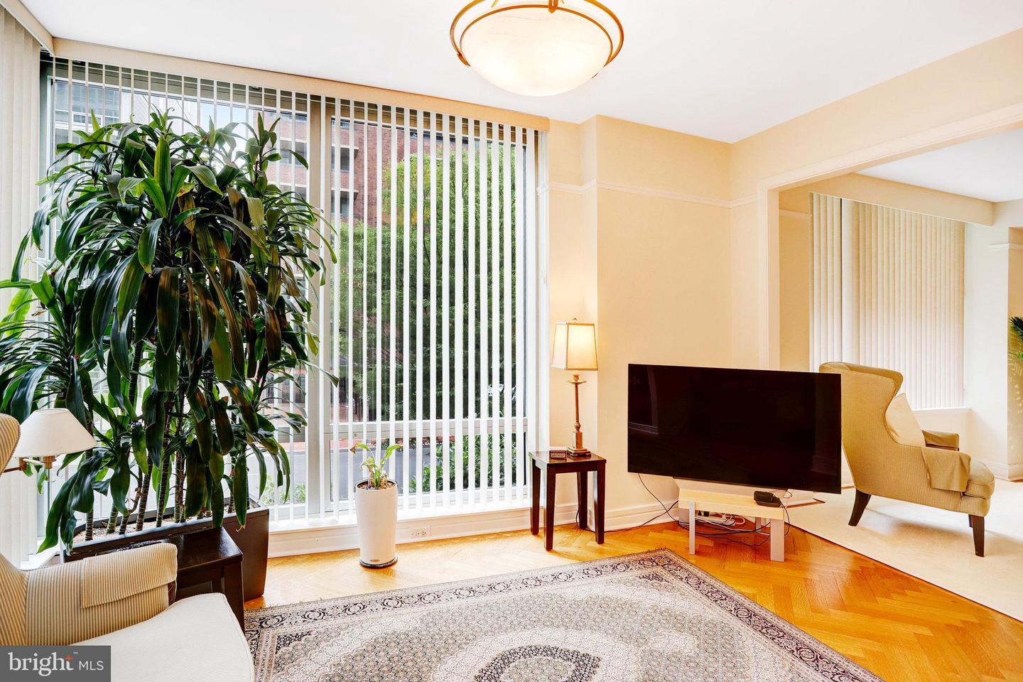 1155 23RD ST NW #2E, WASHINGTON, District Of Columbia 20037, 1 Bedroom Bedrooms, ,1 BathroomBathrooms,Residential,For sale,1155 23RD ST NW #2E,DCDC2200936 MLS # DCDC2200936