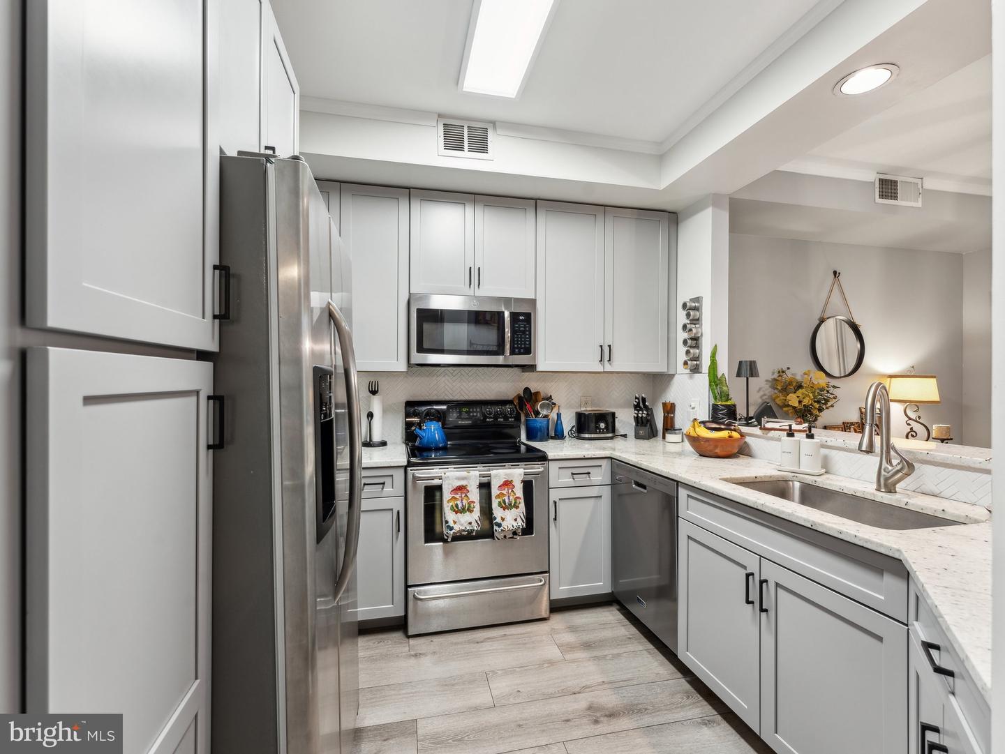 7034 ELLINGHAM CIR #D, ALEXANDRIA, Virginia 22315, 2 Bedrooms Bedrooms, ,2 BathroomsBathrooms,Residential,For sale,7034 ELLINGHAM CIR #D,VAFX2241246 MLS # VAFX2241246