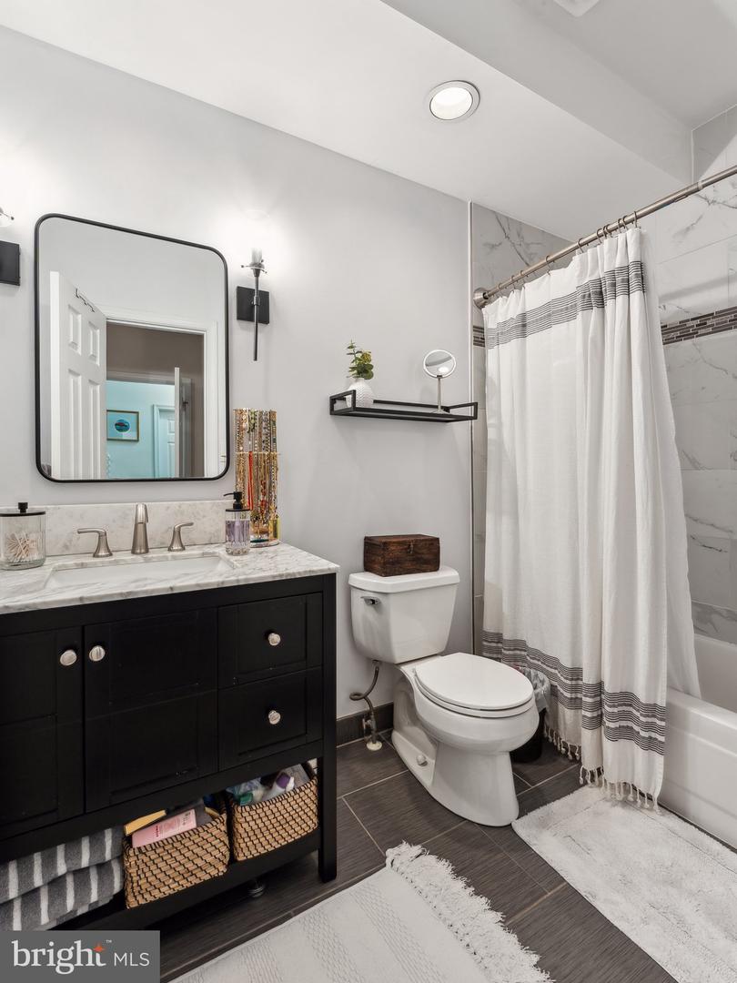 7034 ELLINGHAM CIR #D, ALEXANDRIA, Virginia 22315, 2 Bedrooms Bedrooms, ,2 BathroomsBathrooms,Residential,For sale,7034 ELLINGHAM CIR #D,VAFX2241246 MLS # VAFX2241246