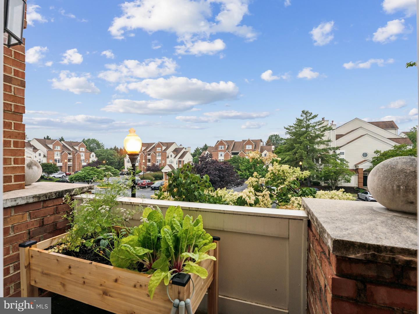 7034 ELLINGHAM CIR #D, ALEXANDRIA, Virginia 22315, 2 Bedrooms Bedrooms, ,2 BathroomsBathrooms,Residential,For sale,7034 ELLINGHAM CIR #D,VAFX2241246 MLS # VAFX2241246