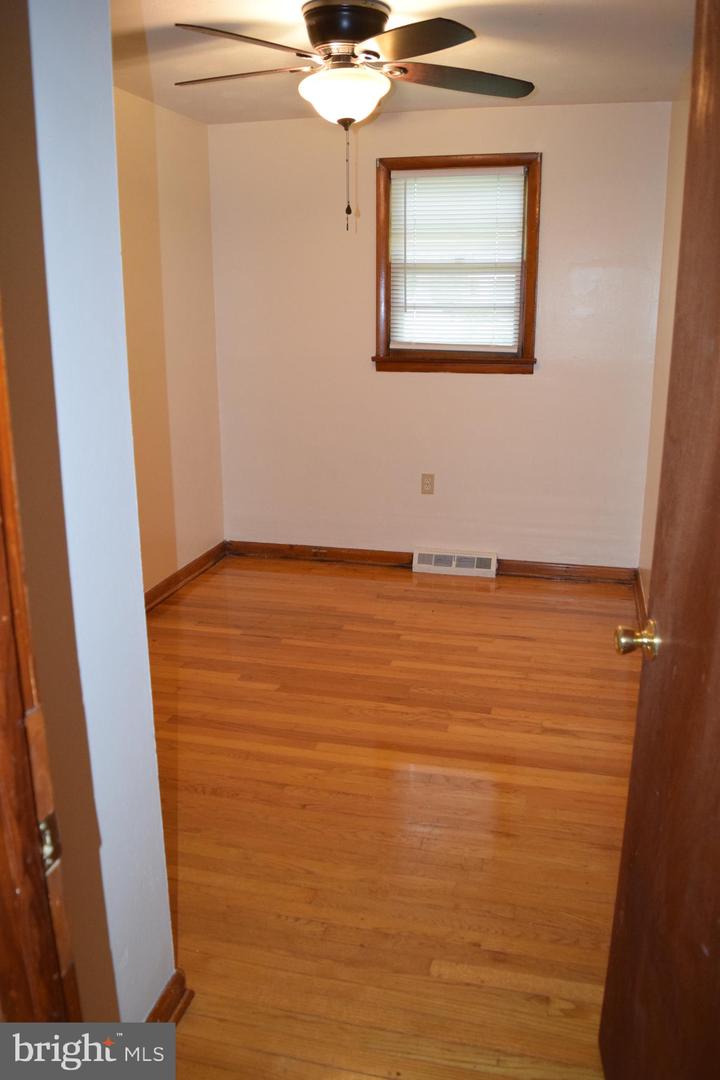 398 OLD BETHEL CHURCH RD, WINCHESTER, Virginia 22603, 3 Bedrooms Bedrooms, 8 Rooms Rooms,1 BathroomBathrooms,Residential,For sale,398 OLD BETHEL CHURCH RD,VAFV2034214 MLS # VAFV2034214