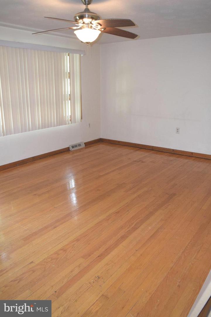 398 OLD BETHEL CHURCH RD, WINCHESTER, Virginia 22603, 3 Bedrooms Bedrooms, 8 Rooms Rooms,1 BathroomBathrooms,Residential,For sale,398 OLD BETHEL CHURCH RD,VAFV2034214 MLS # VAFV2034214