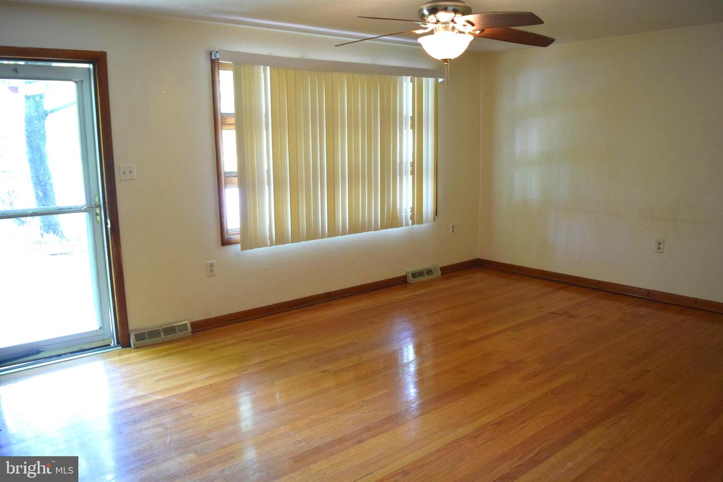 398 OLD BETHEL CHURCH RD, WINCHESTER, Virginia 22603, 3 Bedrooms Bedrooms, 8 Rooms Rooms,1 BathroomBathrooms,Residential,For sale,398 OLD BETHEL CHURCH RD,VAFV2034214 MLS # VAFV2034214