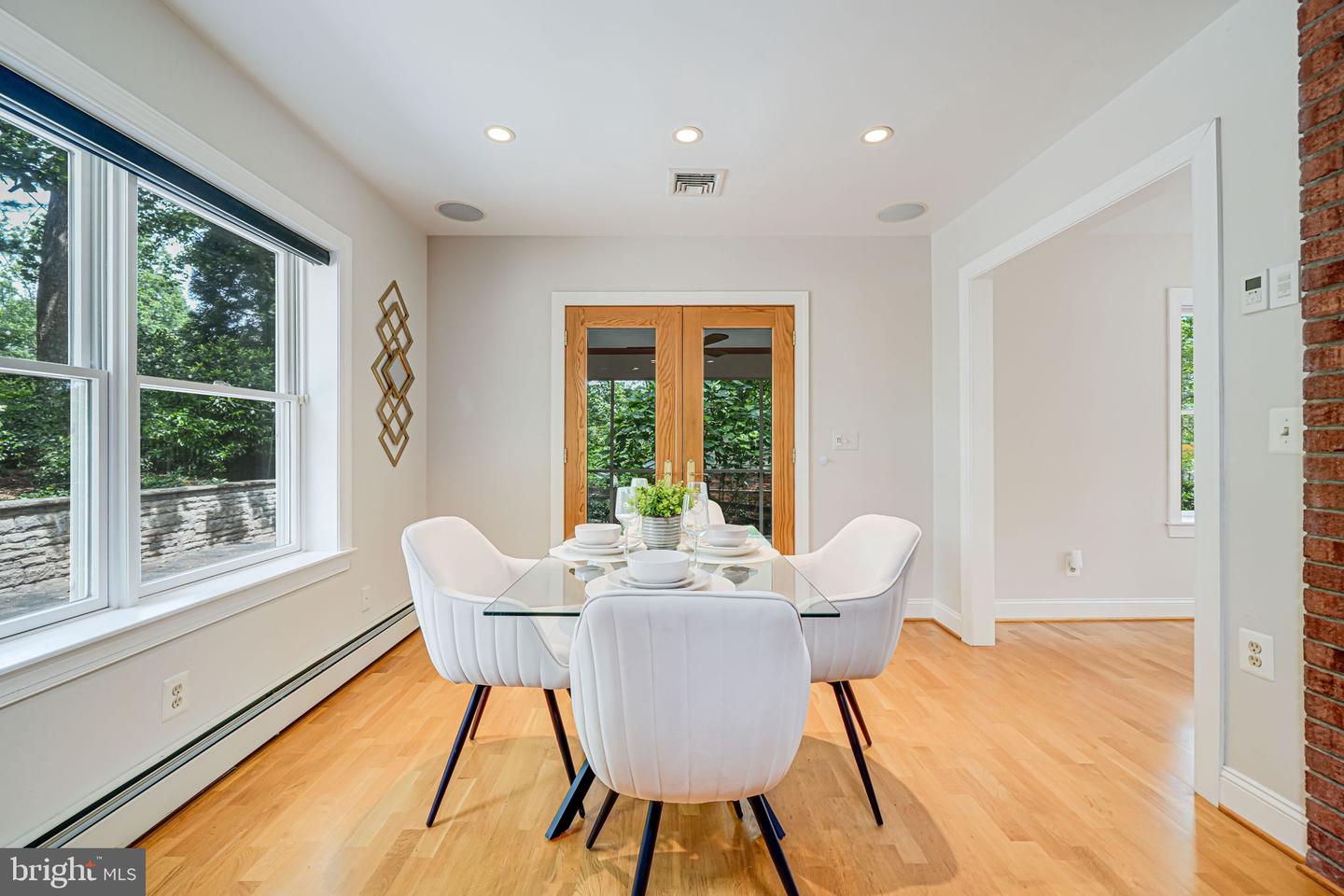 3404 RUSTIC WAY LN, FALLS CHURCH, Virginia 22044, 3 Bedrooms Bedrooms, ,2 BathroomsBathrooms,Residential,For sale,3404 RUSTIC WAY LN,VAFX2241308 MLS # VAFX2241308