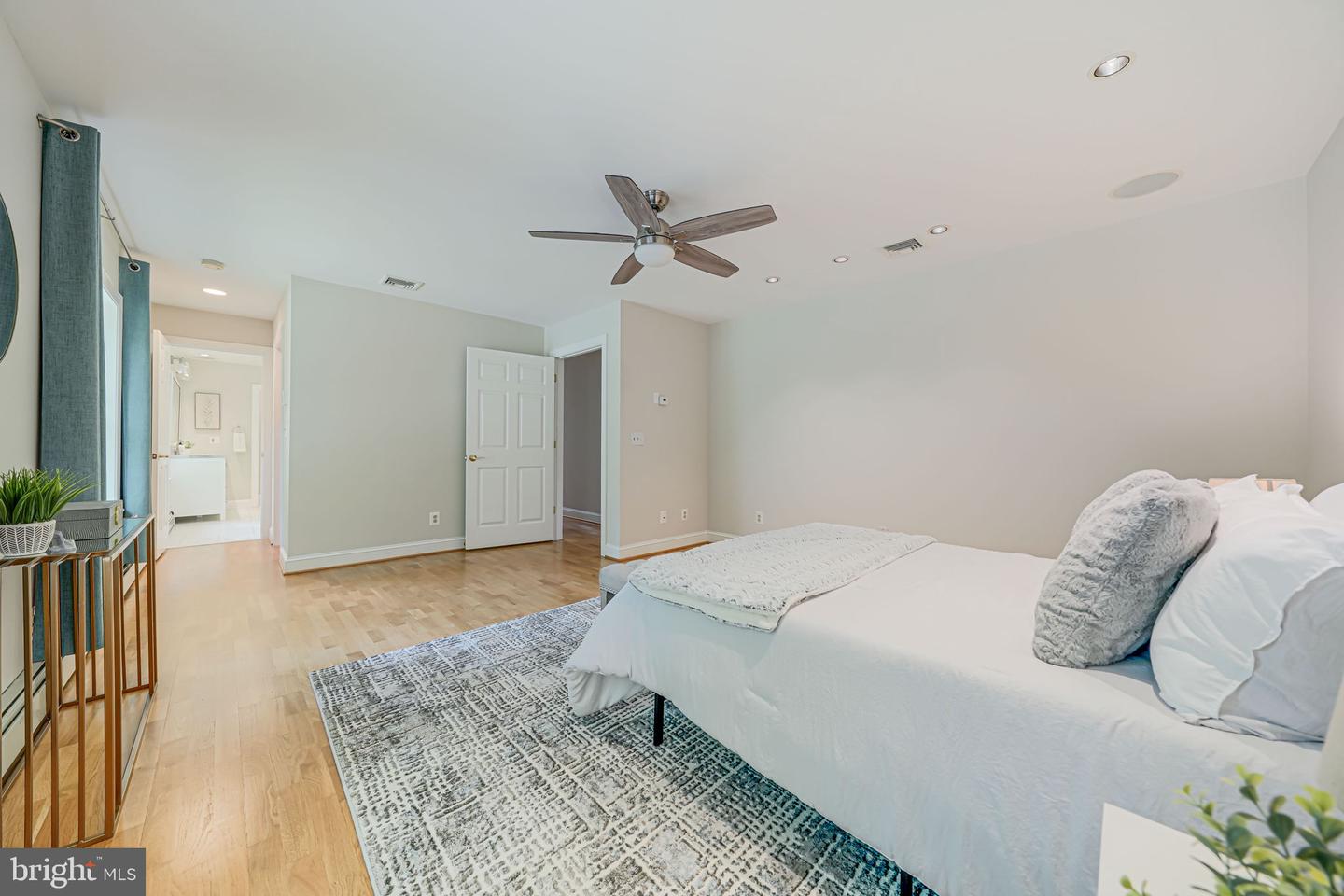 3404 RUSTIC WAY LN, FALLS CHURCH, Virginia 22044, 3 Bedrooms Bedrooms, ,2 BathroomsBathrooms,Residential,For sale,3404 RUSTIC WAY LN,VAFX2241308 MLS # VAFX2241308