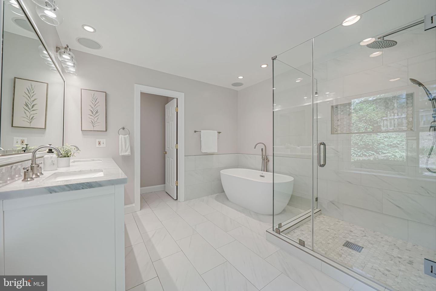3404 RUSTIC WAY LN, FALLS CHURCH, Virginia 22044, 3 Bedrooms Bedrooms, ,2 BathroomsBathrooms,Residential,For sale,3404 RUSTIC WAY LN,VAFX2241308 MLS # VAFX2241308