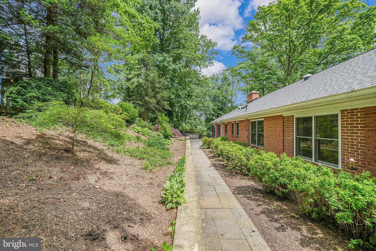 3404 RUSTIC WAY LN, FALLS CHURCH, Virginia 22044, 3 Bedrooms Bedrooms, ,2 BathroomsBathrooms,Residential,For sale,3404 RUSTIC WAY LN,VAFX2241308 MLS # VAFX2241308