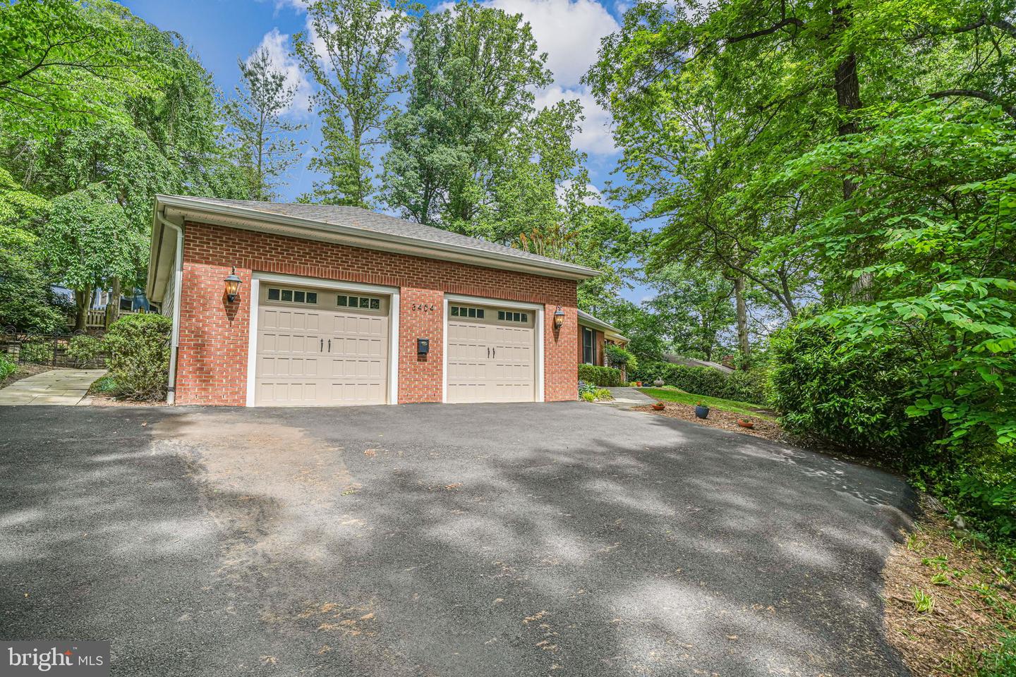 3404 RUSTIC WAY LN, FALLS CHURCH, Virginia 22044, 3 Bedrooms Bedrooms, ,2 BathroomsBathrooms,Residential,For sale,3404 RUSTIC WAY LN,VAFX2241308 MLS # VAFX2241308