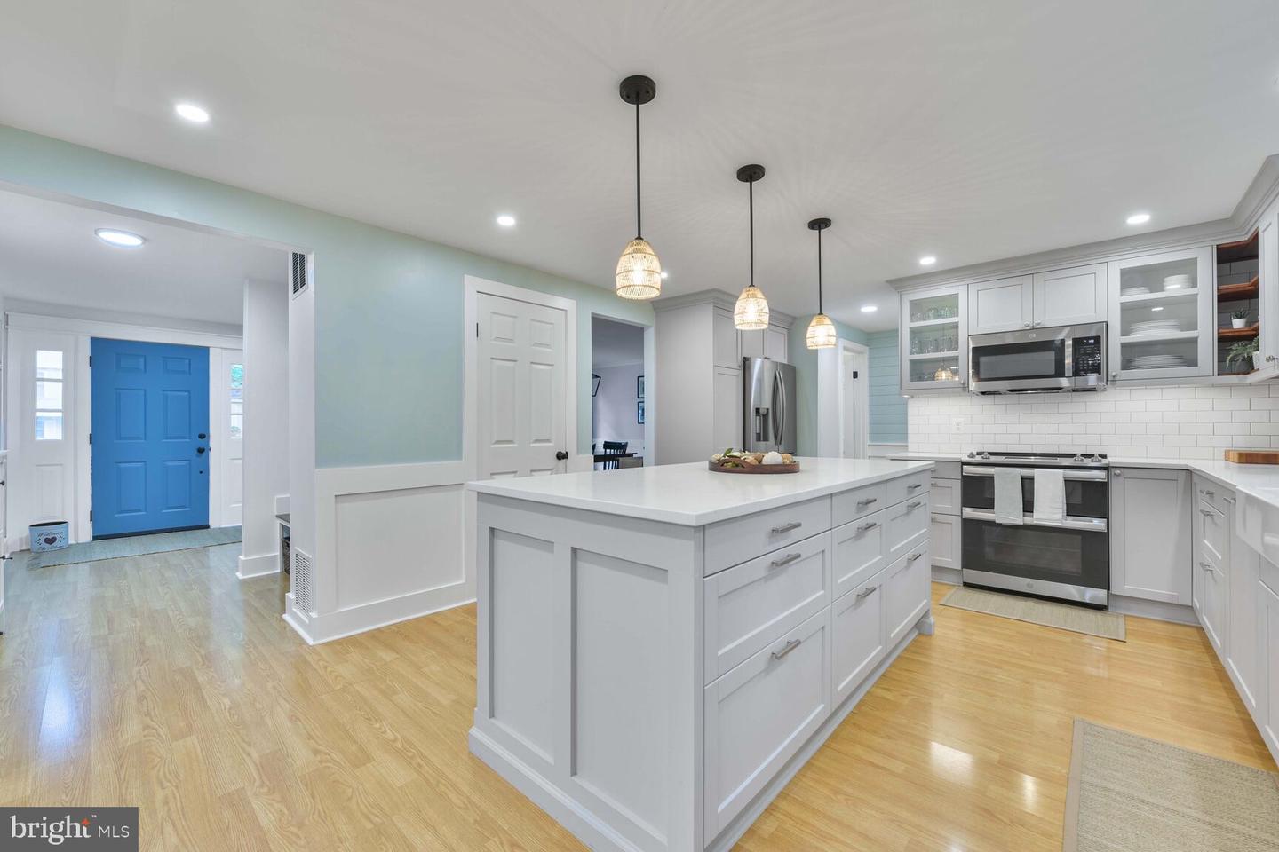 3378 MONARCH LN, ANNANDALE, Virginia 22003, 5 Bedrooms Bedrooms, ,2 BathroomsBathrooms,Residential,For sale,3378 MONARCH LN,VAFX2241508 MLS # VAFX2241508