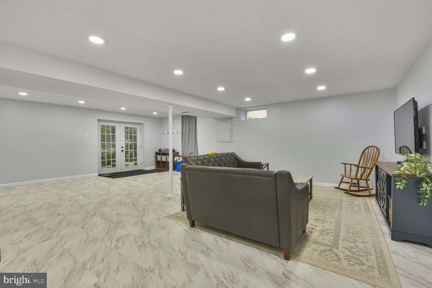 3378 MONARCH LN, ANNANDALE, Virginia 22003, 5 Bedrooms Bedrooms, ,2 BathroomsBathrooms,Residential,For sale,3378 MONARCH LN,VAFX2241508 MLS # VAFX2241508