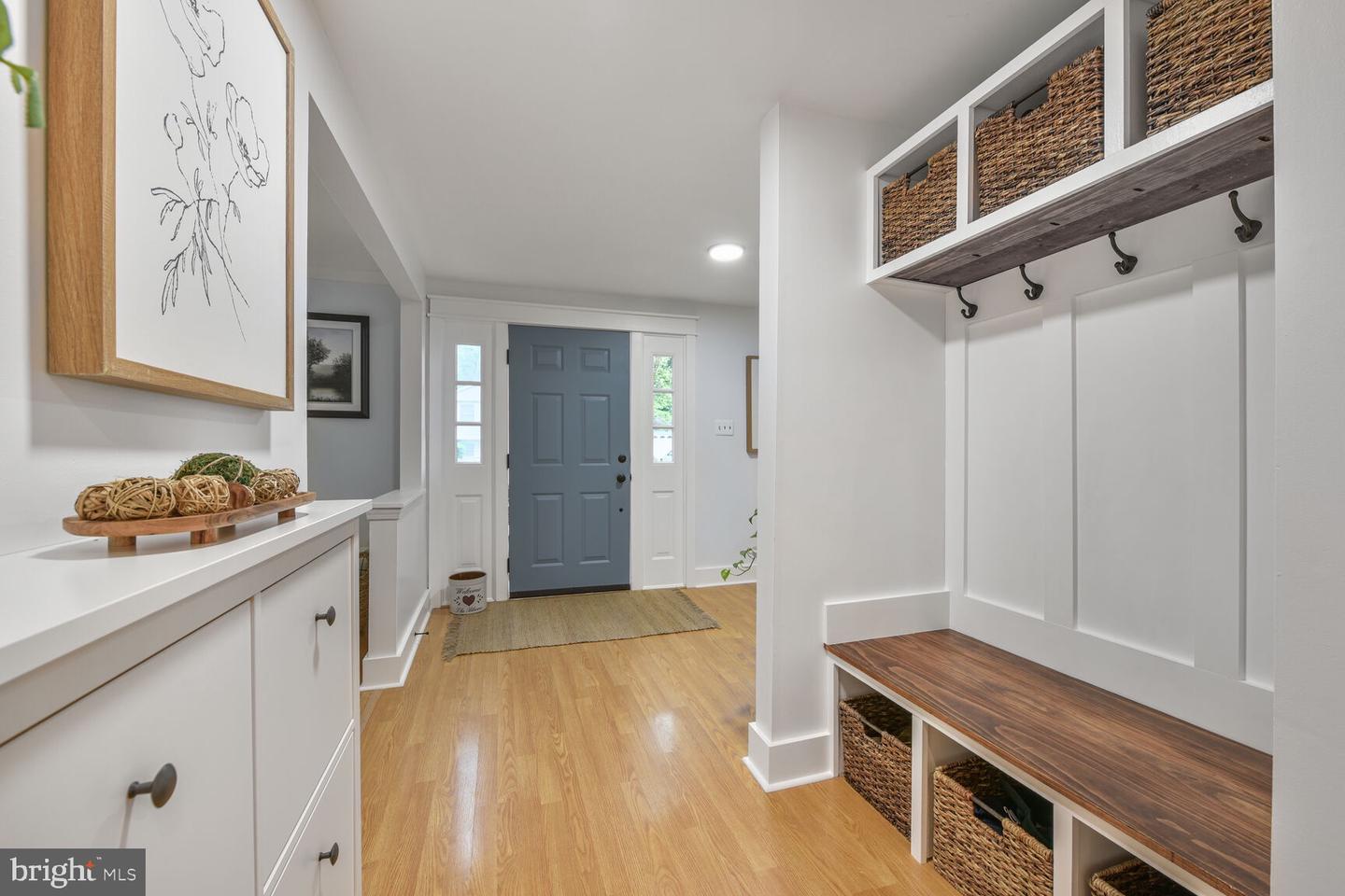 3378 MONARCH LN, ANNANDALE, Virginia 22003, 5 Bedrooms Bedrooms, ,2 BathroomsBathrooms,Residential,For sale,3378 MONARCH LN,VAFX2241508 MLS # VAFX2241508