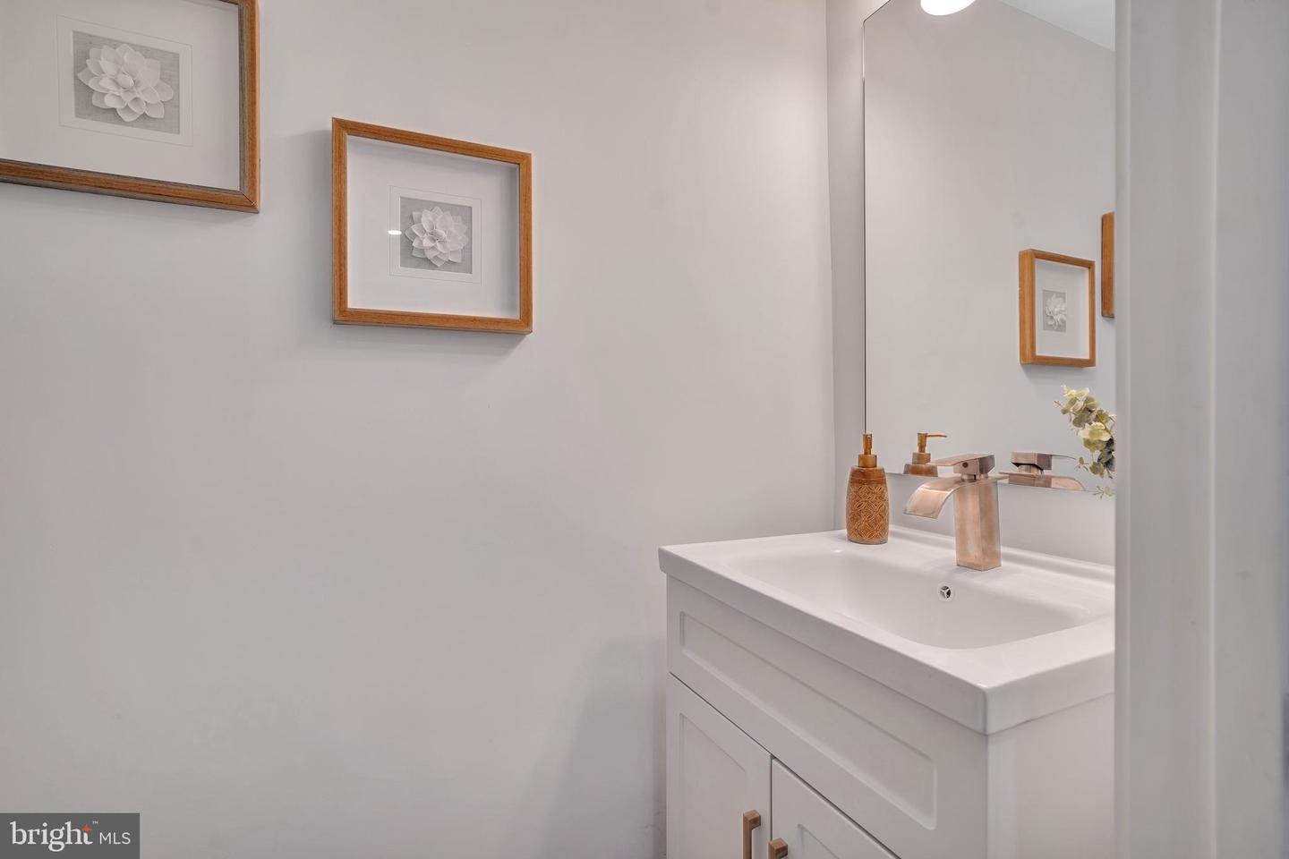 1636 40TH ST SE, WASHINGTON, District Of Columbia 20020, 3 Bedrooms Bedrooms, ,1 BathroomBathrooms,Residential,For sale,1636 40TH ST SE,DCDC2201132 MLS # DCDC2201132