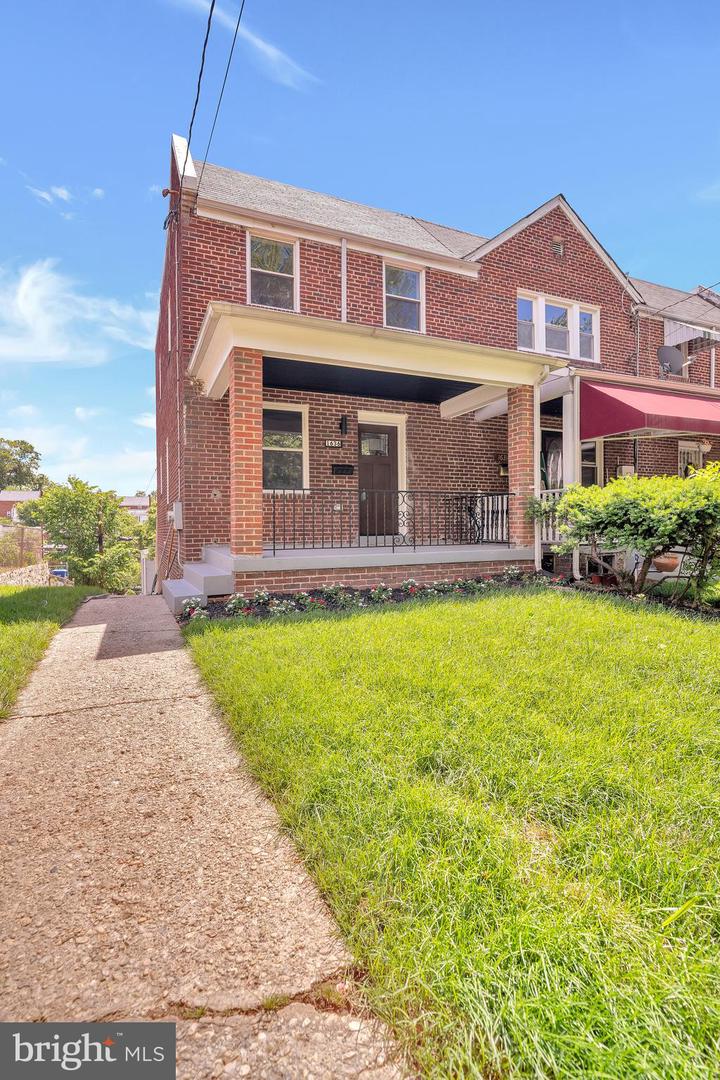1636 40TH ST SE, WASHINGTON, District Of Columbia 20020, 3 Bedrooms Bedrooms, ,1 BathroomBathrooms,Residential,For sale,1636 40TH ST SE,DCDC2201132 MLS # DCDC2201132