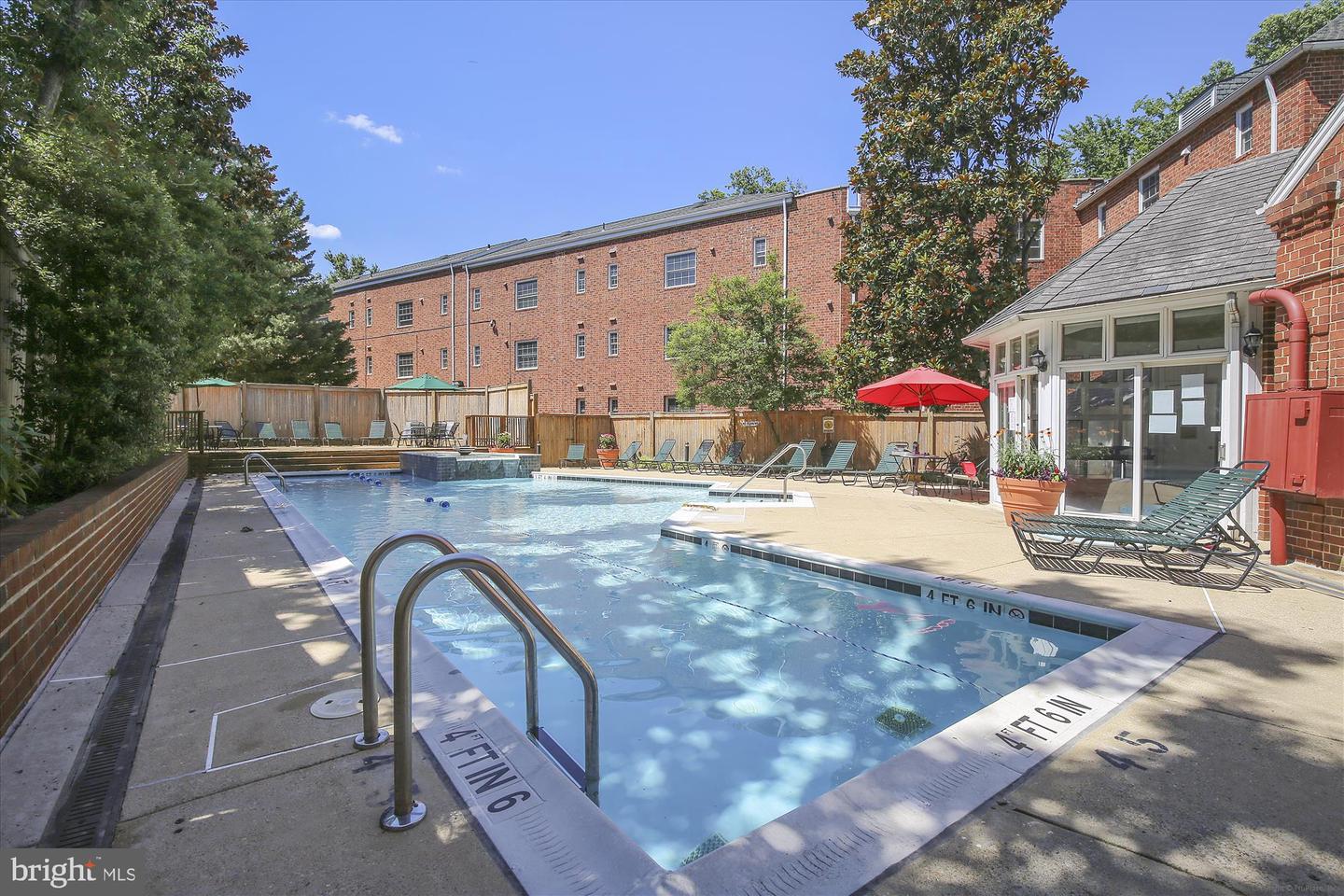 1712 W ABINGDON DR #102, ALEXANDRIA, Virginia 22314, 1 Bedroom Bedrooms, ,1 BathroomBathrooms,Residential,For sale,1712 W ABINGDON DR #102,VAAX2045466 MLS # VAAX2045466
