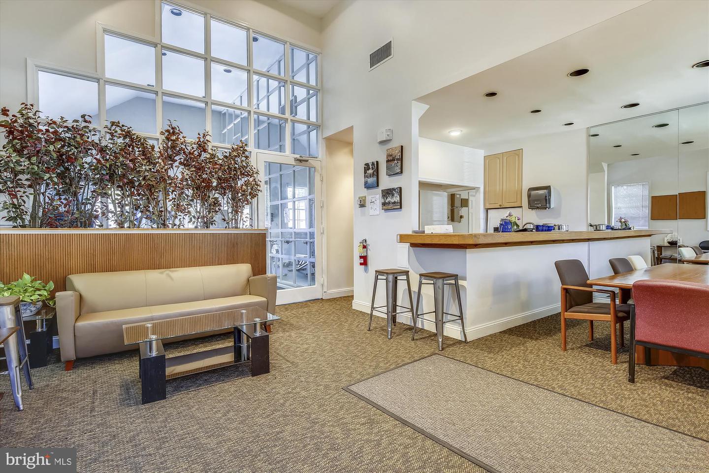1712 W ABINGDON DR #102, ALEXANDRIA, Virginia 22314, 1 Bedroom Bedrooms, ,1 BathroomBathrooms,Residential,For sale,1712 W ABINGDON DR #102,VAAX2045466 MLS # VAAX2045466