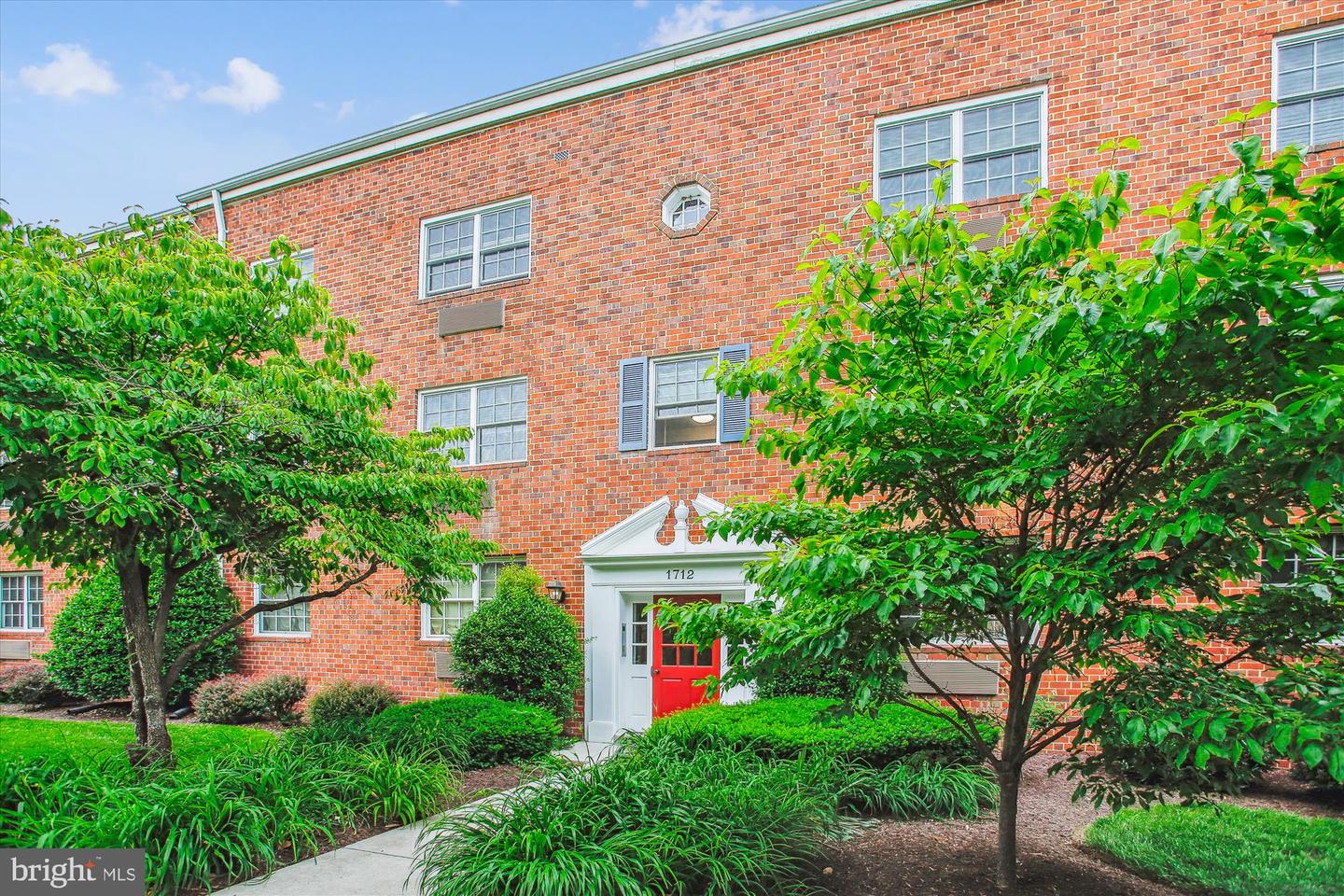 1712 W ABINGDON DR #102, ALEXANDRIA, Virginia 22314, 1 Bedroom Bedrooms, ,1 BathroomBathrooms,Residential,For sale,1712 W ABINGDON DR #102,VAAX2045466 MLS # VAAX2045466
