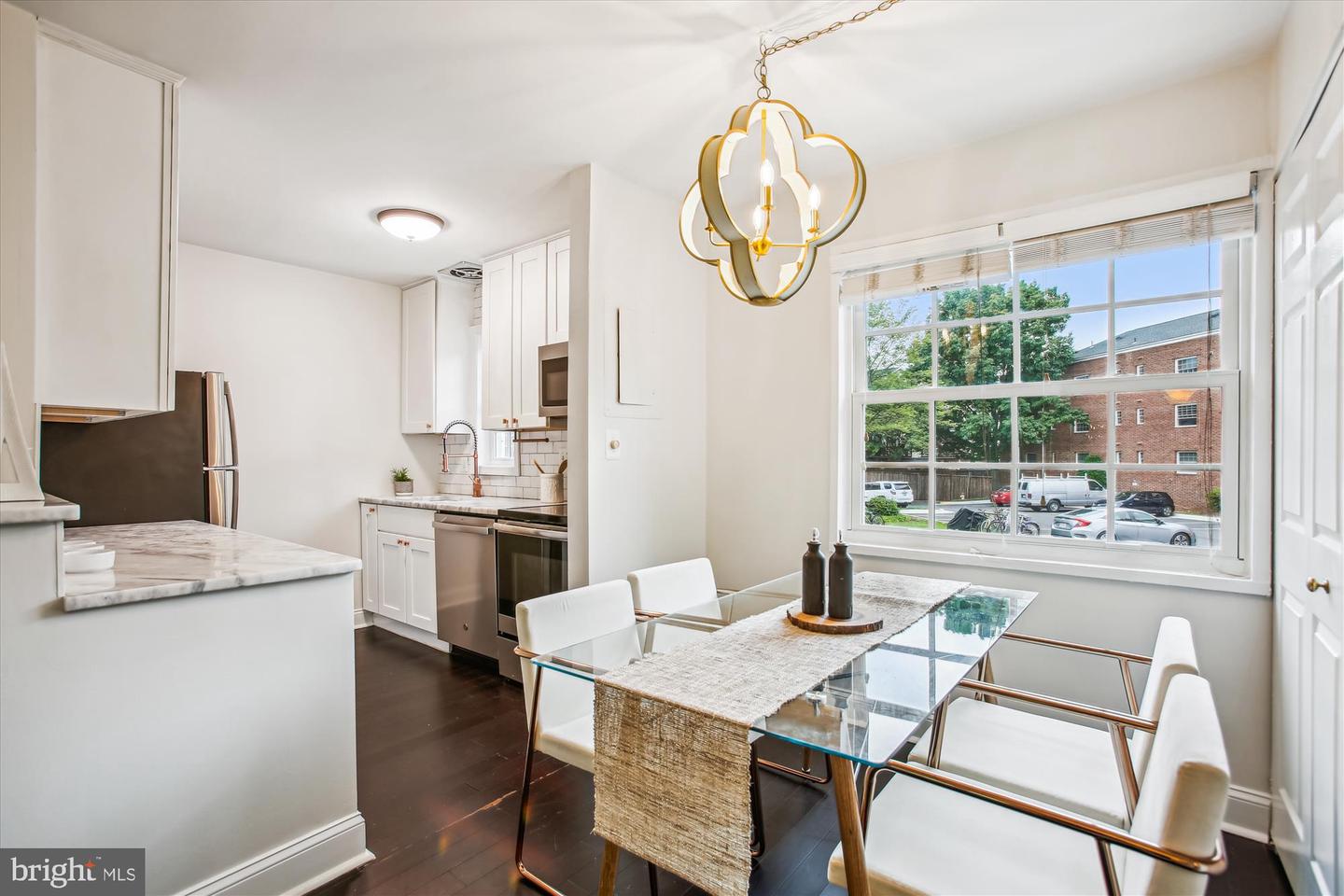 1712 W ABINGDON DR #102, ALEXANDRIA, Virginia 22314, 1 Bedroom Bedrooms, ,1 BathroomBathrooms,Residential,For sale,1712 W ABINGDON DR #102,VAAX2045466 MLS # VAAX2045466