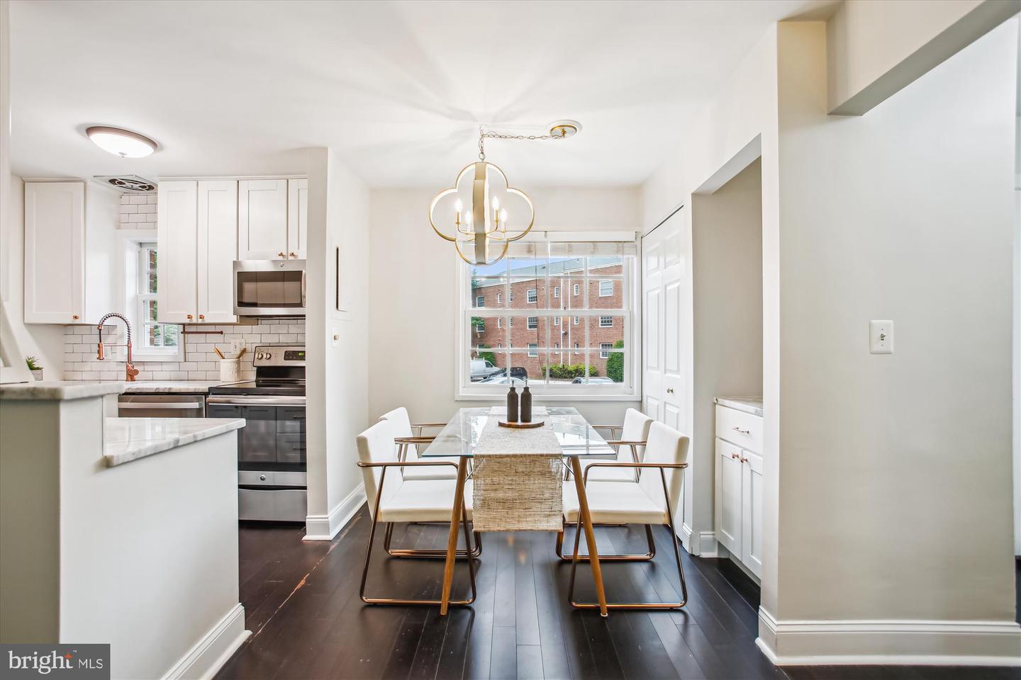 1712 W ABINGDON DR #102, ALEXANDRIA, Virginia 22314, 1 Bedroom Bedrooms, ,1 BathroomBathrooms,Residential,For sale,1712 W ABINGDON DR #102,VAAX2045466 MLS # VAAX2045466
