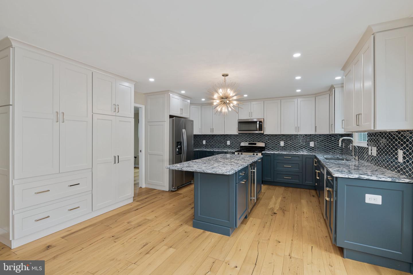 6620 CASTLE BAR CT, ALEXANDRIA, Virginia 22315, 5 Bedrooms Bedrooms, ,3 BathroomsBathrooms,Residential,For sale,6620 CASTLE BAR CT,VAFX2241714 MLS # VAFX2241714