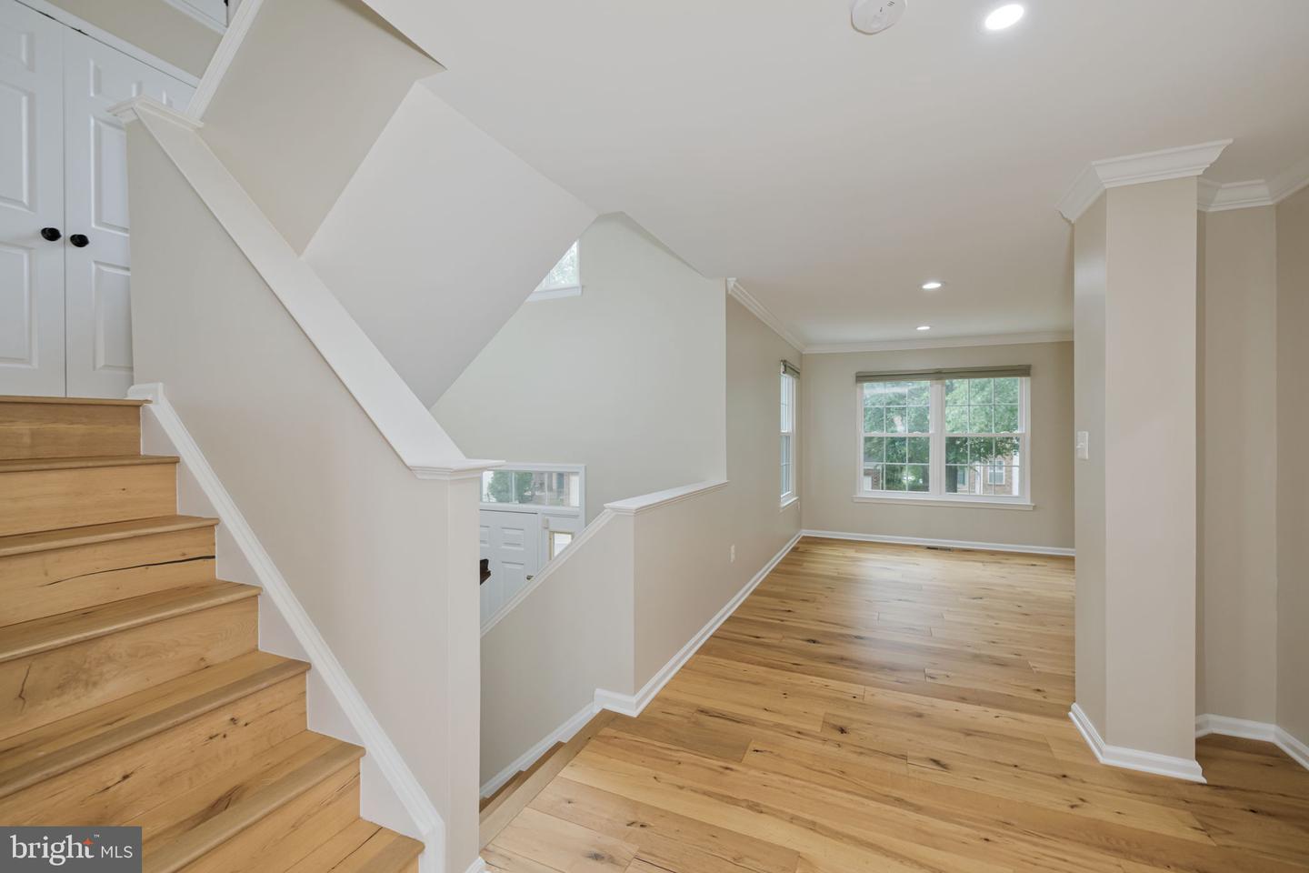 6620 CASTLE BAR CT, ALEXANDRIA, Virginia 22315, 5 Bedrooms Bedrooms, ,3 BathroomsBathrooms,Residential,For sale,6620 CASTLE BAR CT,VAFX2241714 MLS # VAFX2241714