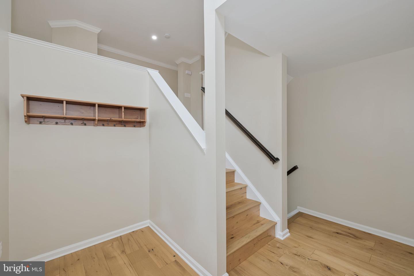 6620 CASTLE BAR CT, ALEXANDRIA, Virginia 22315, 5 Bedrooms Bedrooms, ,3 BathroomsBathrooms,Residential,For sale,6620 CASTLE BAR CT,VAFX2241714 MLS # VAFX2241714