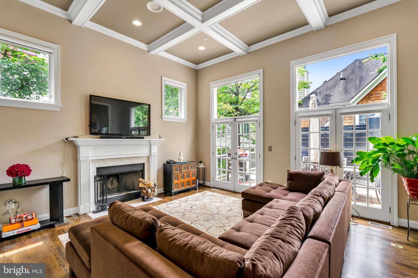 5526 MACARTHUR BLVD NW, WASHINGTON, District Of Columbia 20016, 6 Bedrooms Bedrooms, ,5 BathroomsBathrooms,Residential,For sale,5526 MACARTHUR BLVD NW,DCDC2201326 MLS # DCDC2201326