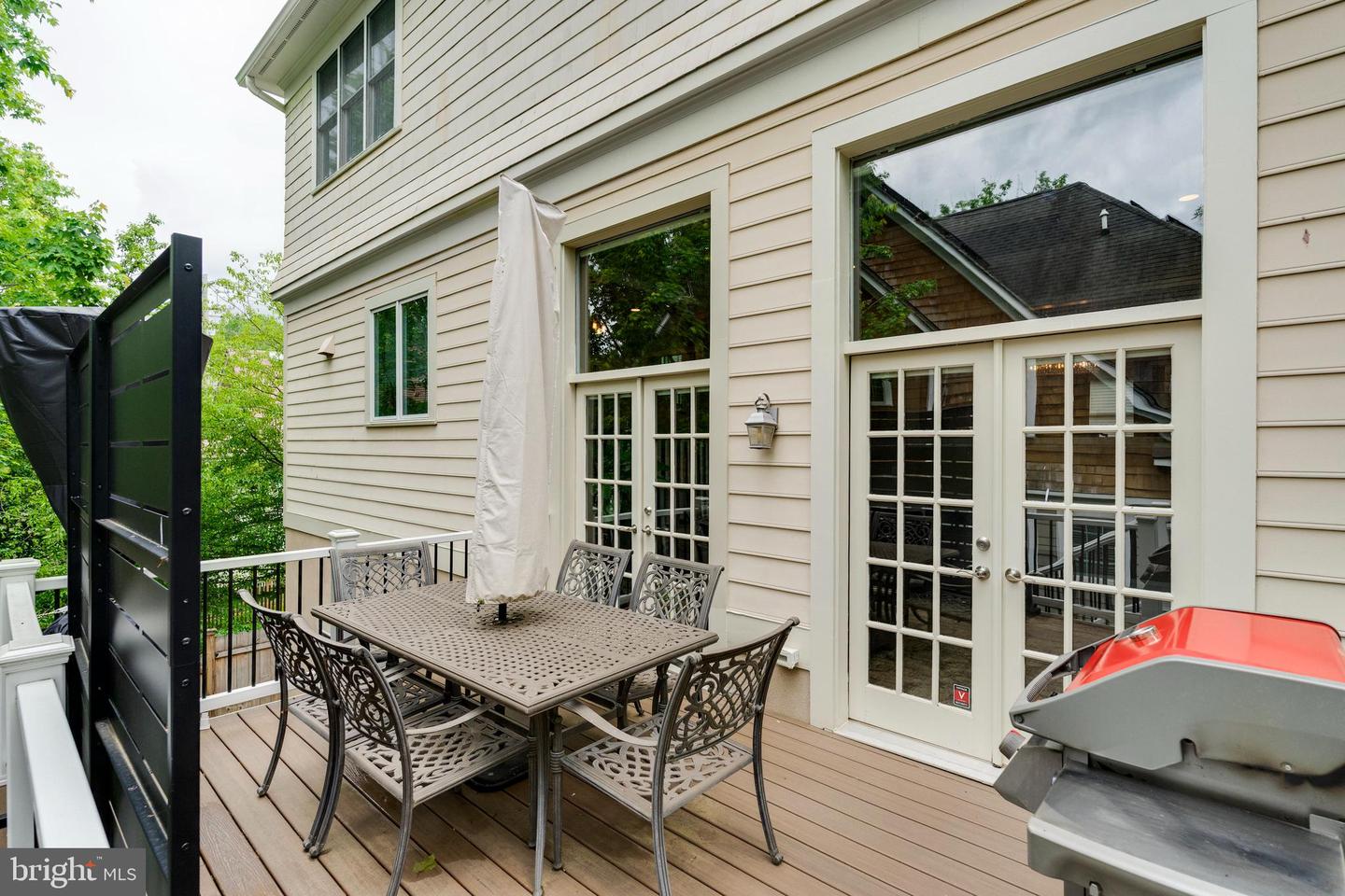 5526 MACARTHUR BLVD NW, WASHINGTON, District Of Columbia 20016, 6 Bedrooms Bedrooms, ,5 BathroomsBathrooms,Residential,For sale,5526 MACARTHUR BLVD NW,DCDC2201326 MLS # DCDC2201326
