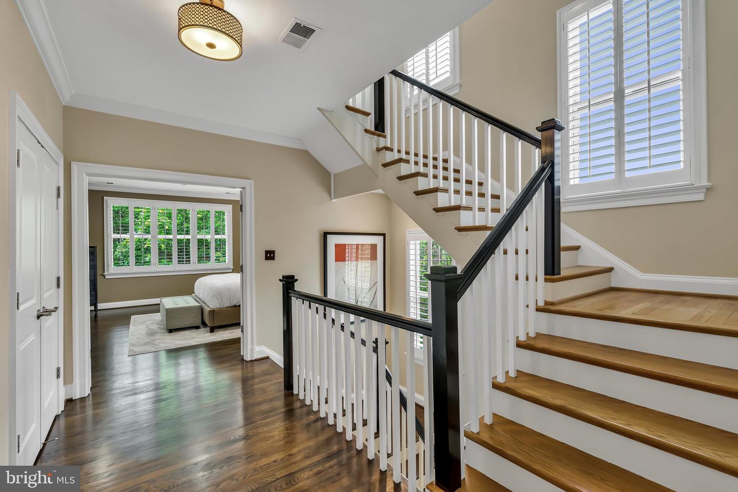 5526 MACARTHUR BLVD NW, WASHINGTON, District Of Columbia 20016, 6 Bedrooms Bedrooms, ,5 BathroomsBathrooms,Residential,For sale,5526 MACARTHUR BLVD NW,DCDC2201326 MLS # DCDC2201326