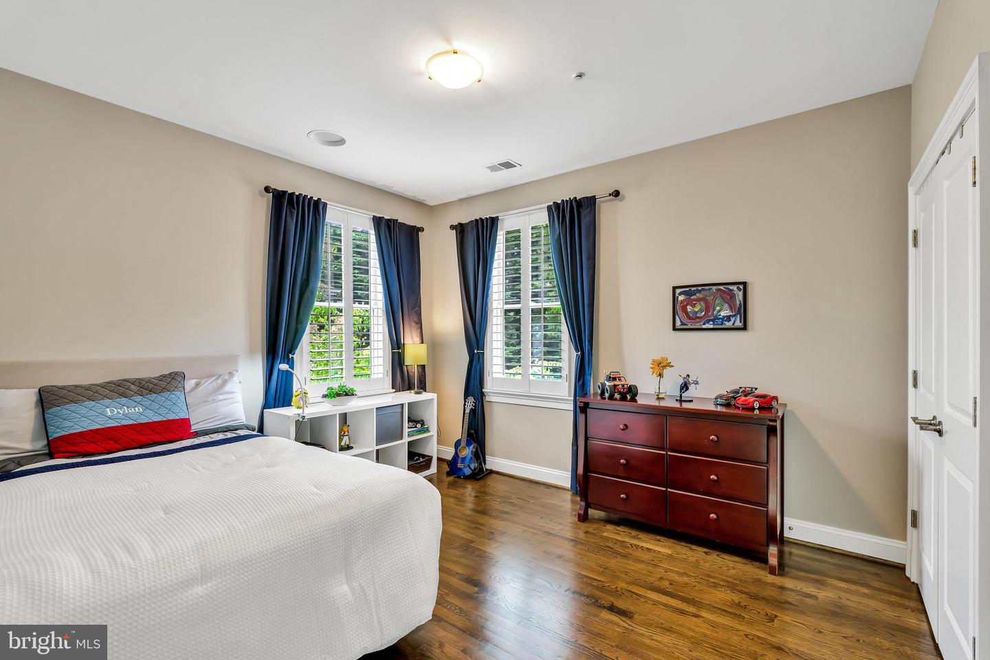 5526 MACARTHUR BLVD NW, WASHINGTON, District Of Columbia 20016, 6 Bedrooms Bedrooms, ,5 BathroomsBathrooms,Residential,For sale,5526 MACARTHUR BLVD NW,DCDC2201326 MLS # DCDC2201326
