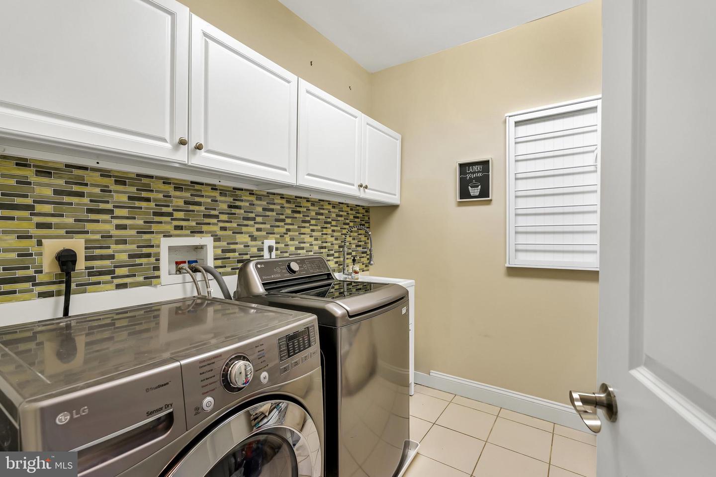 5526 MACARTHUR BLVD NW, WASHINGTON, District Of Columbia 20016, 6 Bedrooms Bedrooms, ,5 BathroomsBathrooms,Residential,For sale,5526 MACARTHUR BLVD NW,DCDC2201326 MLS # DCDC2201326