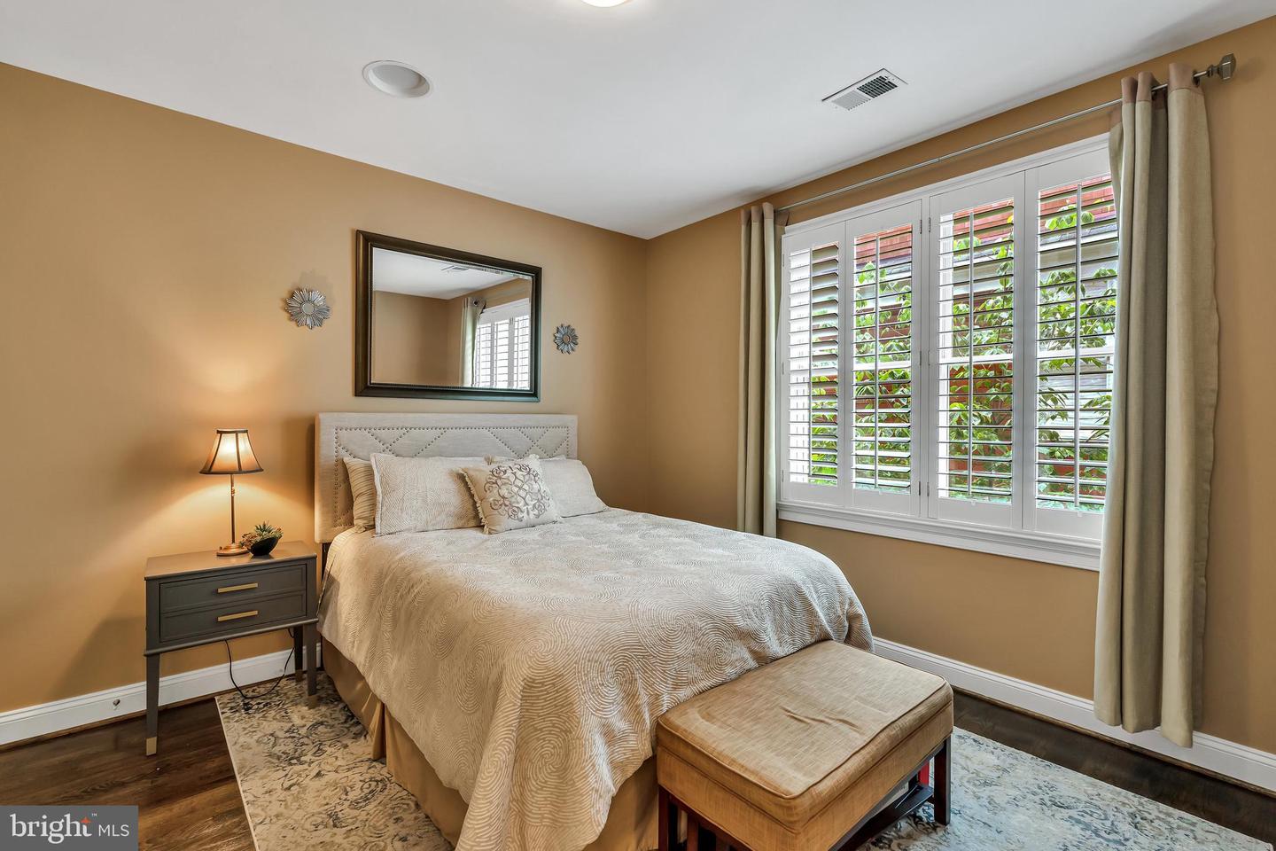 5526 MACARTHUR BLVD NW, WASHINGTON, District Of Columbia 20016, 6 Bedrooms Bedrooms, ,5 BathroomsBathrooms,Residential,For sale,5526 MACARTHUR BLVD NW,DCDC2201326 MLS # DCDC2201326