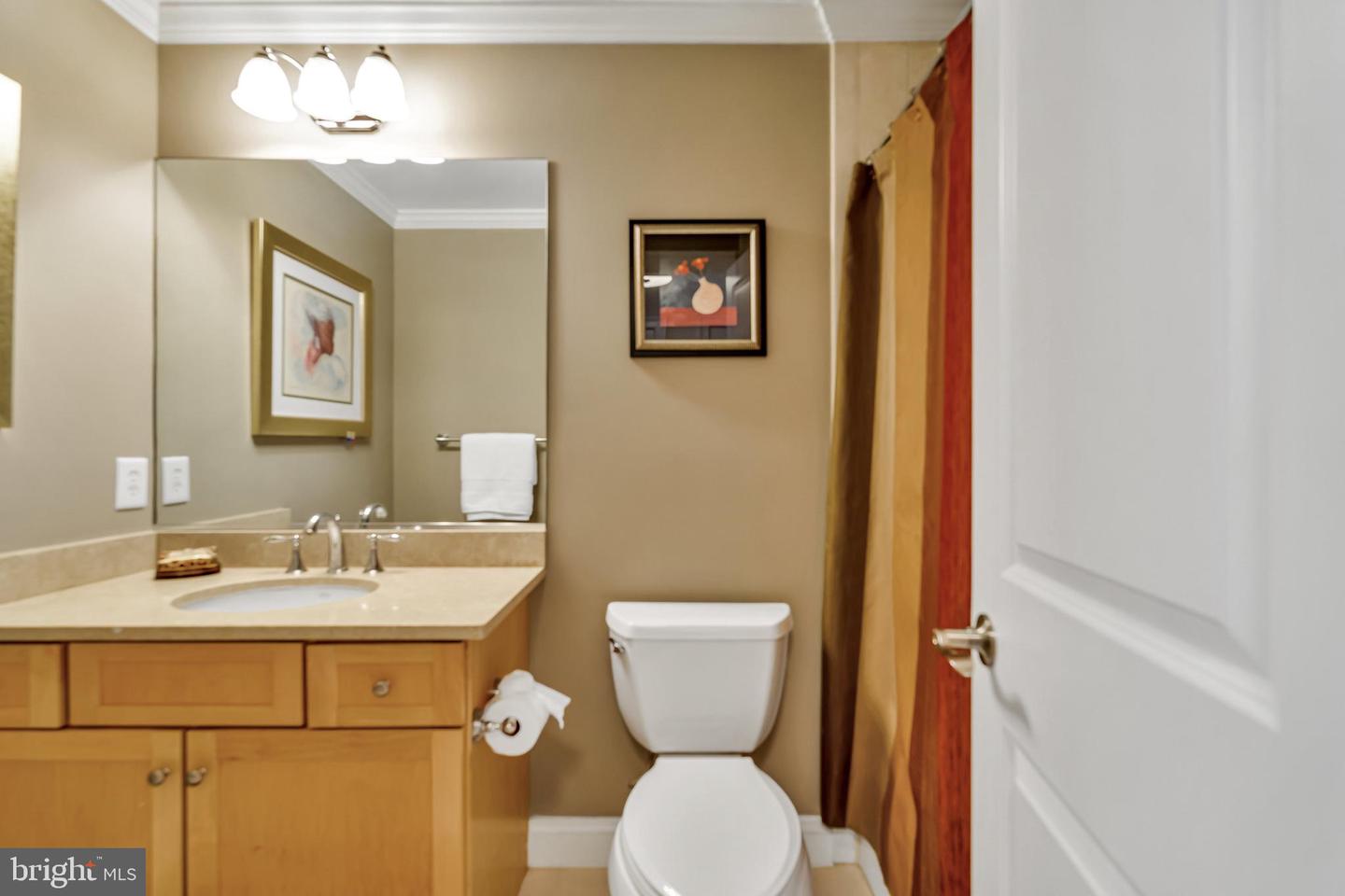 5526 MACARTHUR BLVD NW, WASHINGTON, District Of Columbia 20016, 6 Bedrooms Bedrooms, ,5 BathroomsBathrooms,Residential,For sale,5526 MACARTHUR BLVD NW,DCDC2201326 MLS # DCDC2201326
