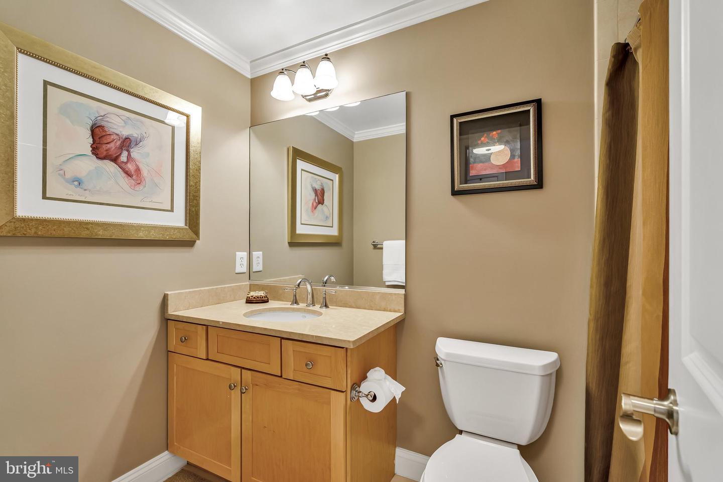 5526 MACARTHUR BLVD NW, WASHINGTON, District Of Columbia 20016, 6 Bedrooms Bedrooms, ,5 BathroomsBathrooms,Residential,For sale,5526 MACARTHUR BLVD NW,DCDC2201326 MLS # DCDC2201326