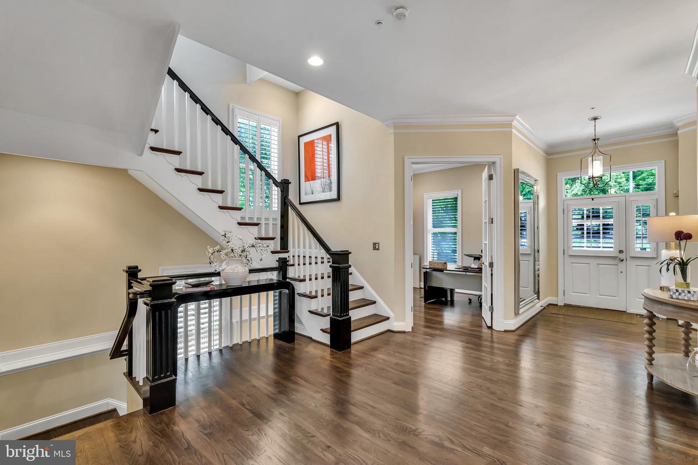 5526 MACARTHUR BLVD NW, WASHINGTON, District Of Columbia 20016, 6 Bedrooms Bedrooms, ,5 BathroomsBathrooms,Residential,For sale,5526 MACARTHUR BLVD NW,DCDC2201326 MLS # DCDC2201326