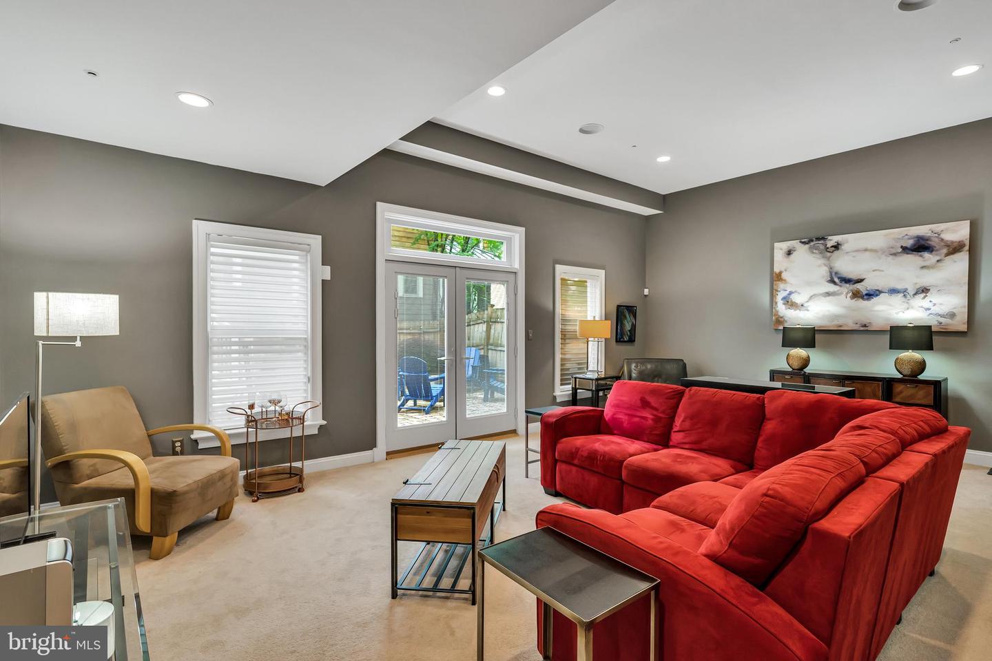 5526 MACARTHUR BLVD NW, WASHINGTON, District Of Columbia 20016, 6 Bedrooms Bedrooms, ,5 BathroomsBathrooms,Residential,For sale,5526 MACARTHUR BLVD NW,DCDC2201326 MLS # DCDC2201326