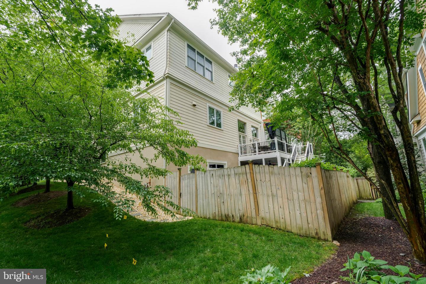 5526 MACARTHUR BLVD NW, WASHINGTON, District Of Columbia 20016, 6 Bedrooms Bedrooms, ,5 BathroomsBathrooms,Residential,For sale,5526 MACARTHUR BLVD NW,DCDC2201326 MLS # DCDC2201326
