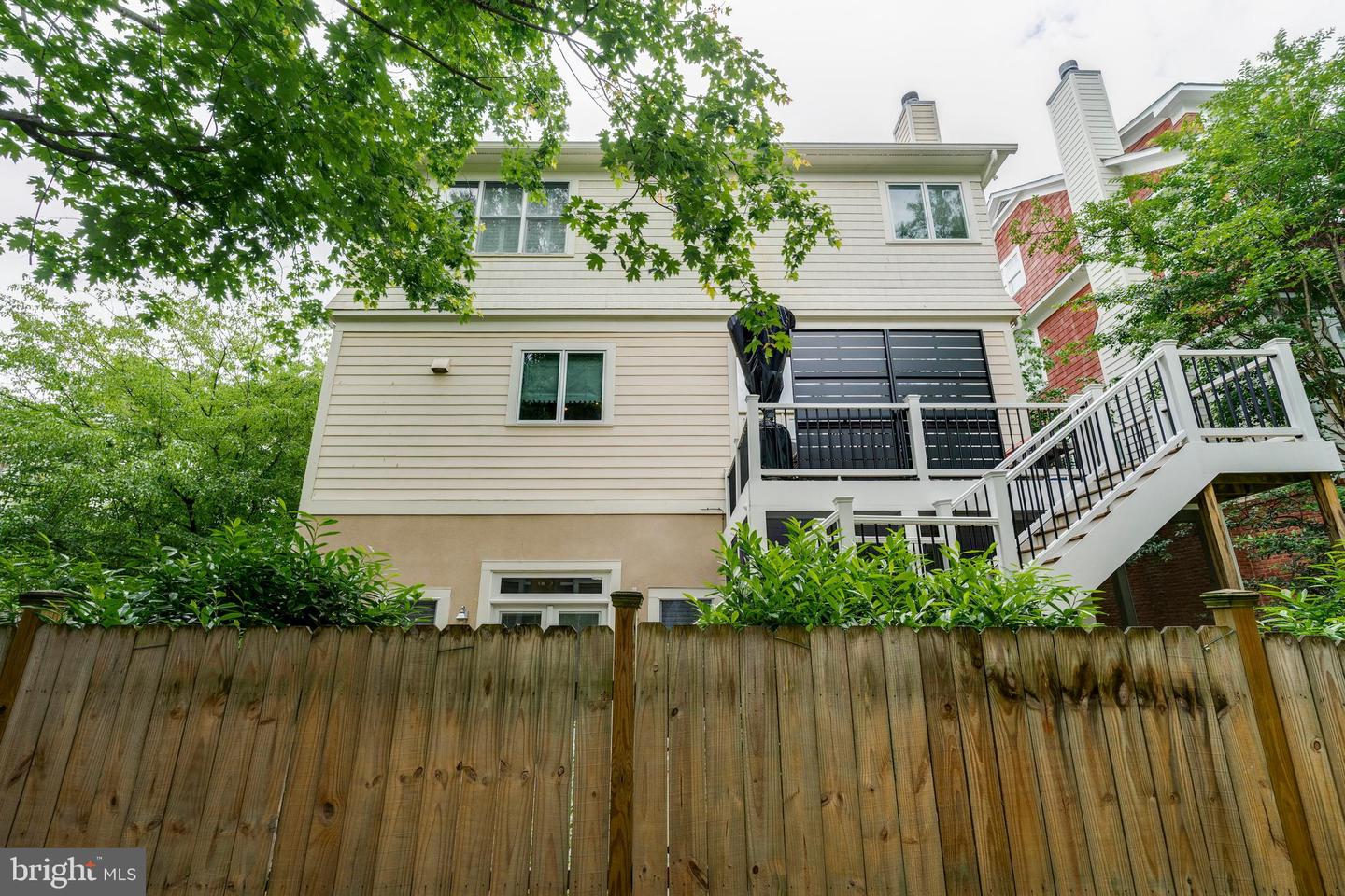 5526 MACARTHUR BLVD NW, WASHINGTON, District Of Columbia 20016, 6 Bedrooms Bedrooms, ,5 BathroomsBathrooms,Residential,For sale,5526 MACARTHUR BLVD NW,DCDC2201326 MLS # DCDC2201326