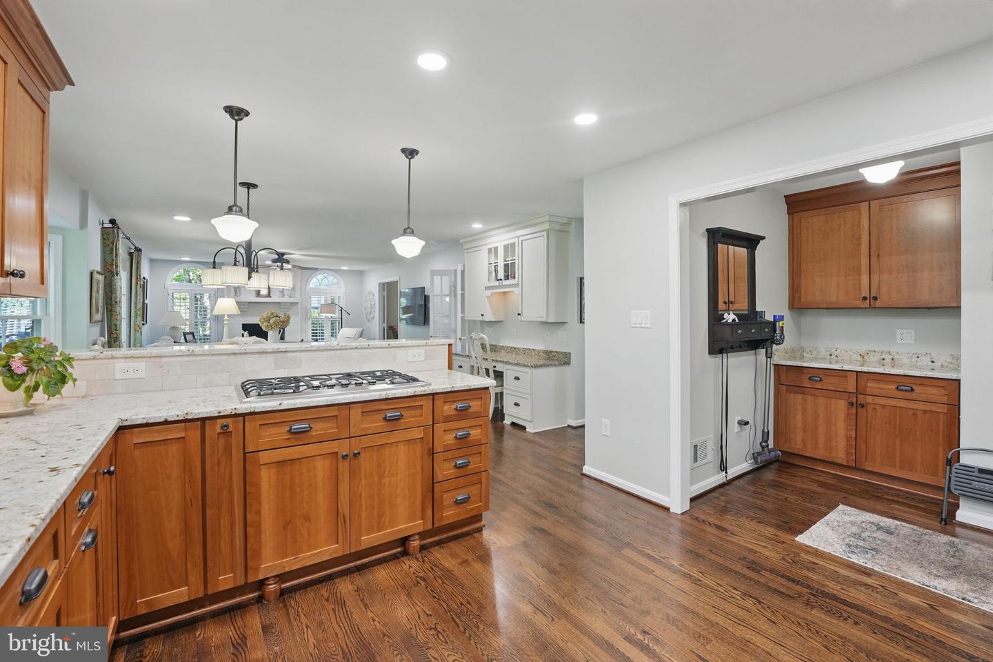 8346 ARGENT CIR, FAIRFAX STATION, Virginia 22039, 4 Bedrooms Bedrooms, ,3 BathroomsBathrooms,Residential,For sale,8346 ARGENT CIR,VAFX2241832 MLS # VAFX2241832