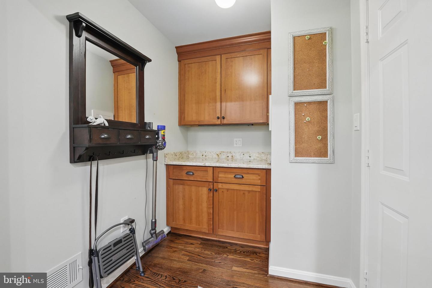 8346 ARGENT CIR, FAIRFAX STATION, Virginia 22039, 4 Bedrooms Bedrooms, ,3 BathroomsBathrooms,Residential,For sale,8346 ARGENT CIR,VAFX2241832 MLS # VAFX2241832