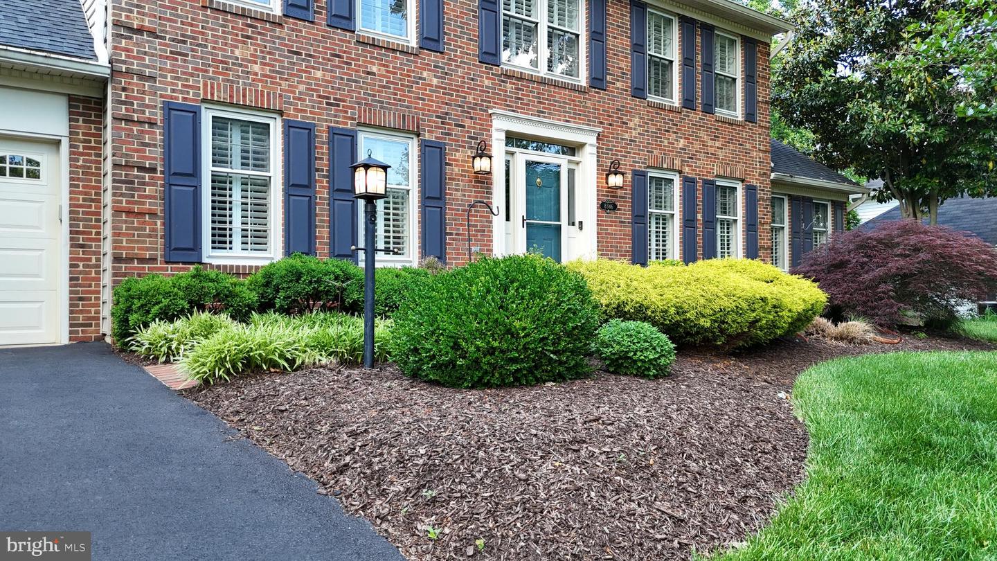 8346 ARGENT CIR, FAIRFAX STATION, Virginia 22039, 4 Bedrooms Bedrooms, ,3 BathroomsBathrooms,Residential,For sale,8346 ARGENT CIR,VAFX2241832 MLS # VAFX2241832