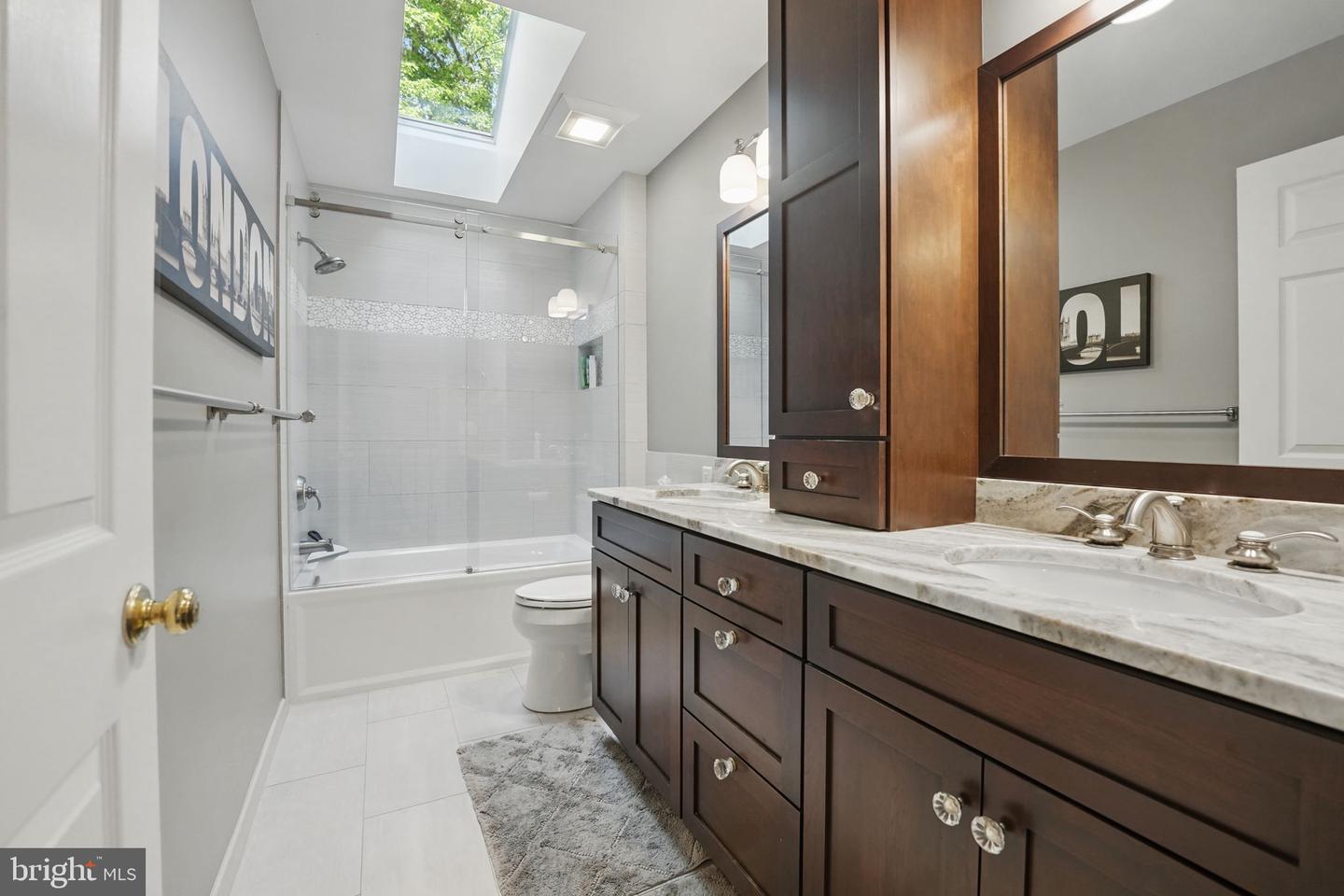 8346 ARGENT CIR, FAIRFAX STATION, Virginia 22039, 4 Bedrooms Bedrooms, ,3 BathroomsBathrooms,Residential,For sale,8346 ARGENT CIR,VAFX2241832 MLS # VAFX2241832